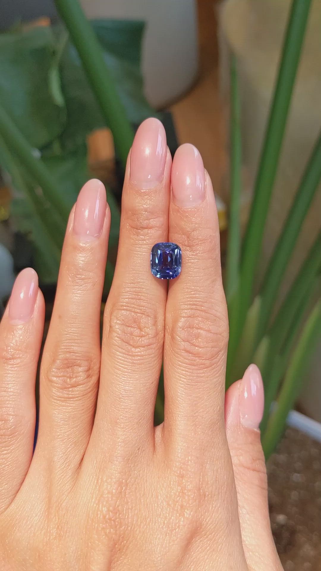 5.07 Ct. Blue Sapphire from Ceylon (Sri Lanka) Size Video