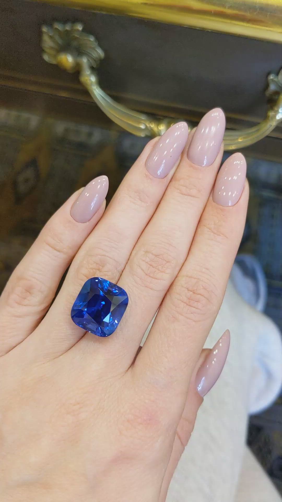 22.06 Ct. Blue Sapphire from Ceylon (Sri Lanka) Size Video