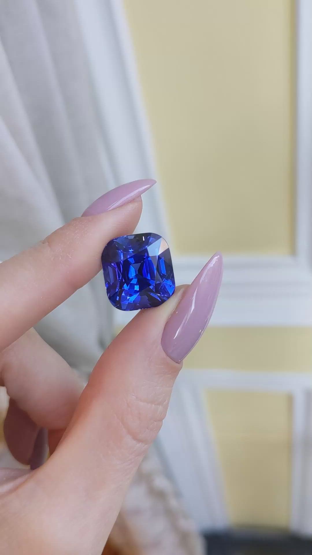 22.06 Ct. Blue Sapphire from Ceylon (Sri Lanka) Size Video