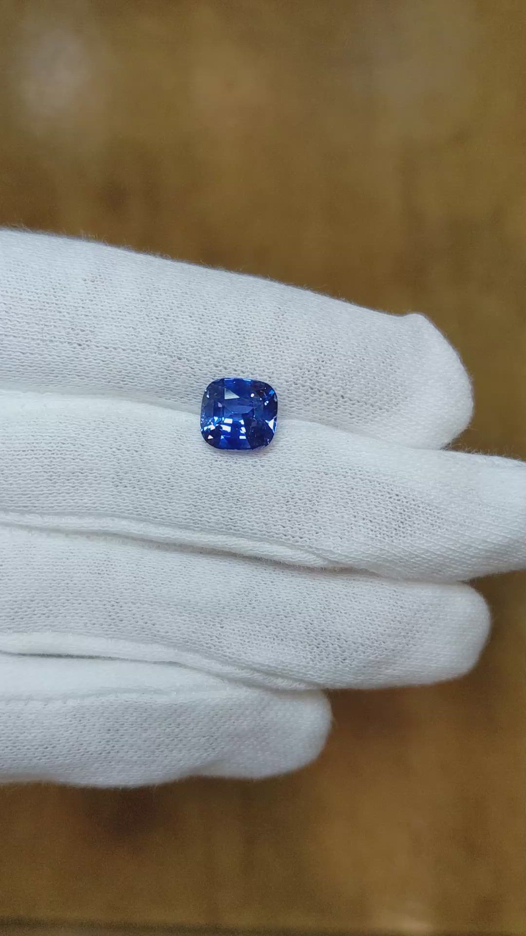 3.54 Ct. Blue Sapphire from Ceylon (Sri Lanka) Size Video