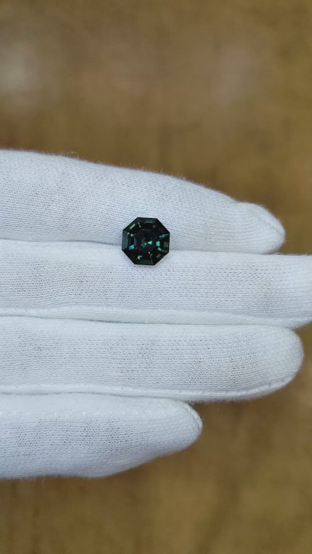 4.20 Ct. Bluish Green Sapphire from Ceylon (Sri Lanka) Size Video