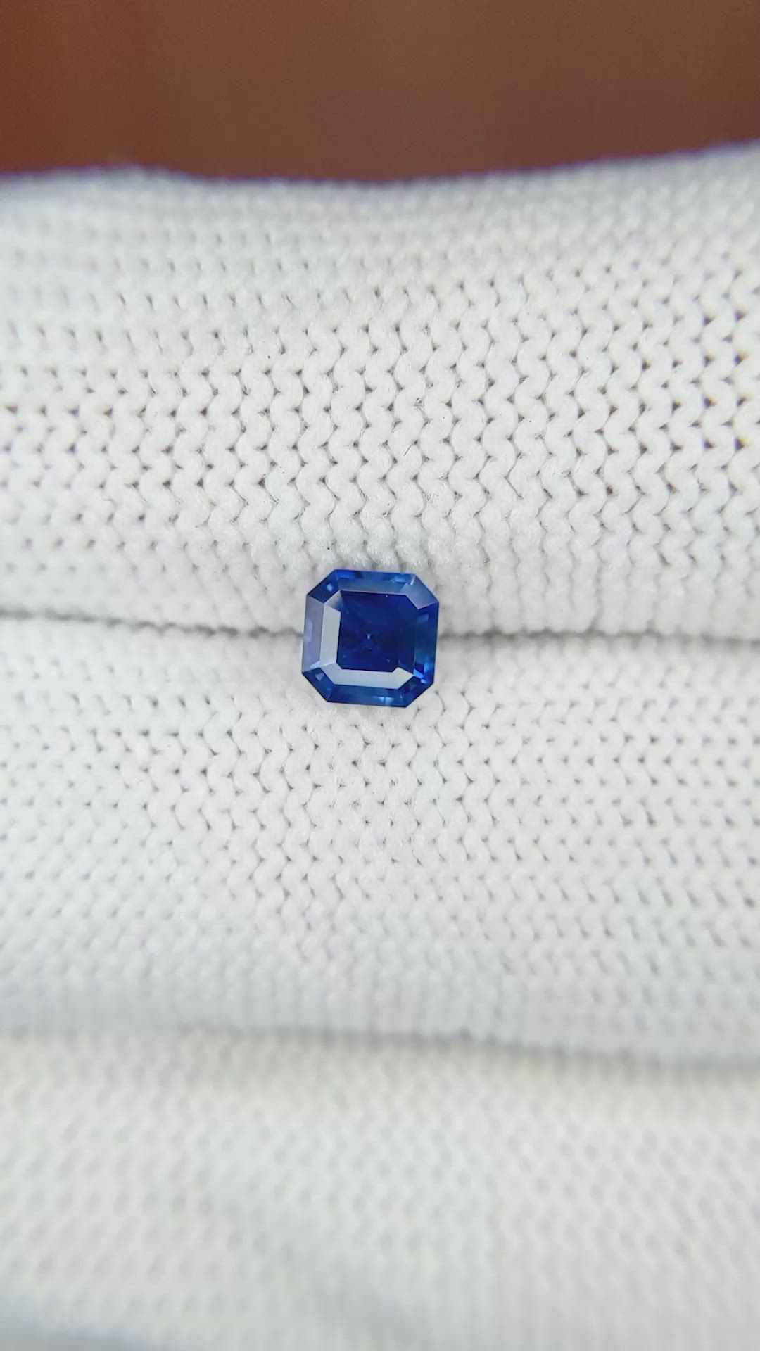 0.71 Ct. Blue Sapphire from Ceylon (Sri Lanka) Size Video