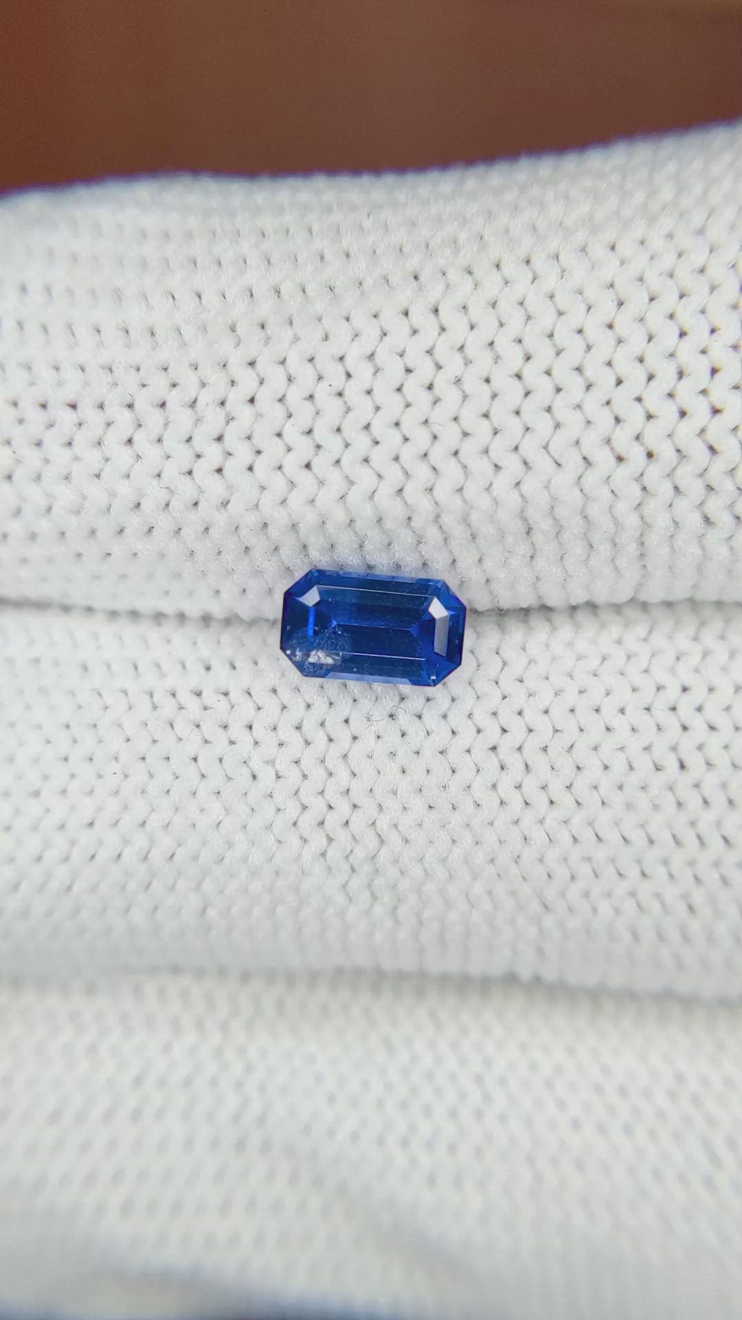 0.94 Ct. Blue Sapphire from Ceylon (Sri Lanka) Size Video