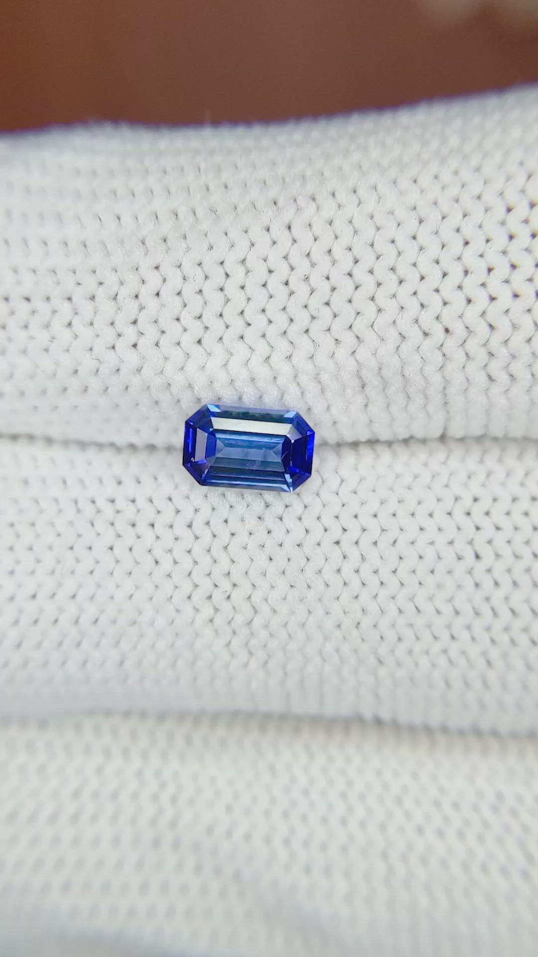 0.82 Ct. Blue Sapphire from Ceylon (Sri Lanka) Size Video