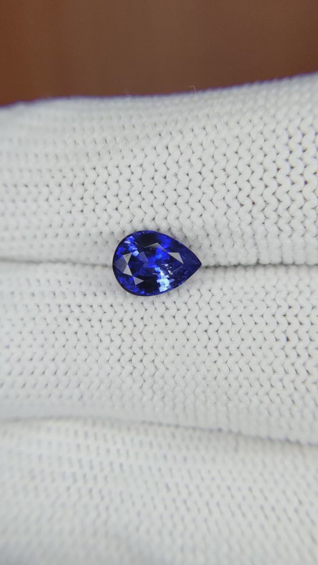 1.38 Ct. Blue Sapphire from Ceylon (Sri Lanka) Size Video