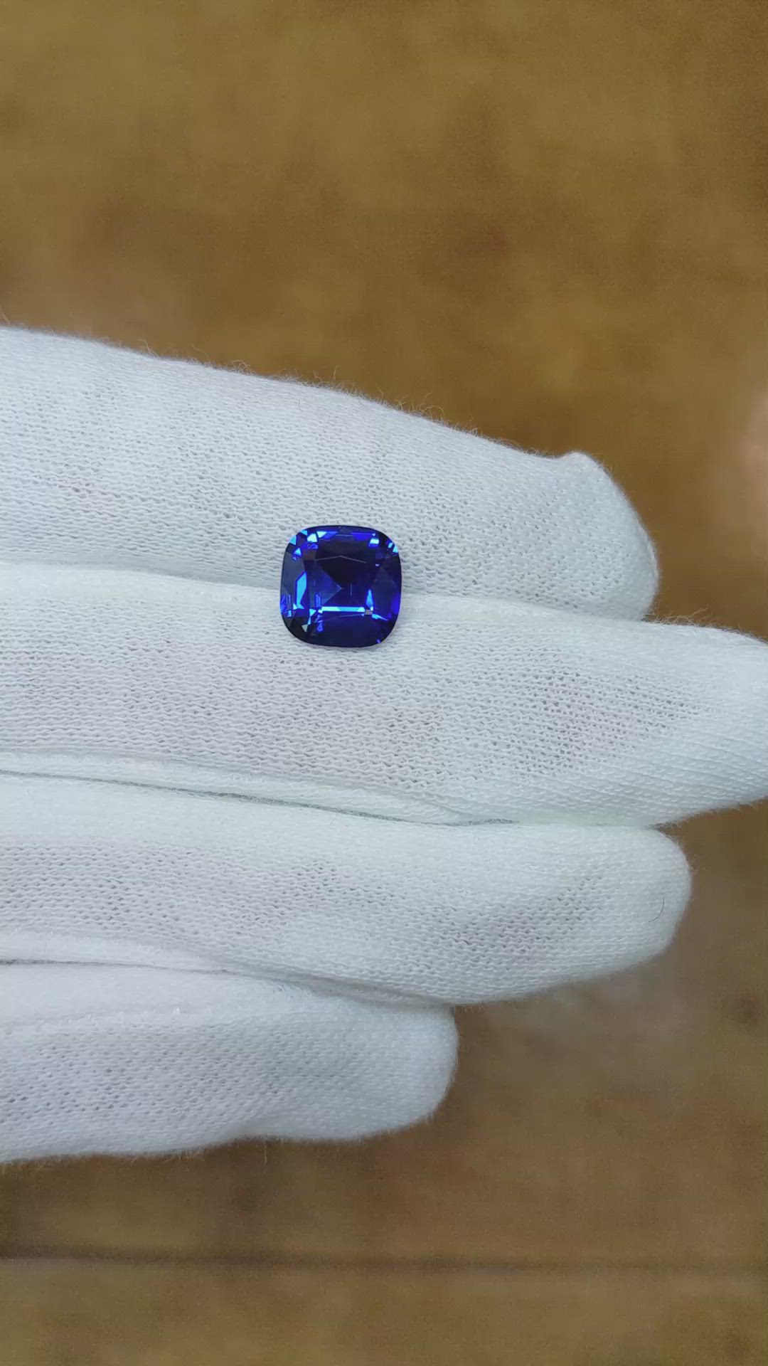 3.67 Ct. Blue Sapphire from Ceylon (Sri Lanka) Size Video