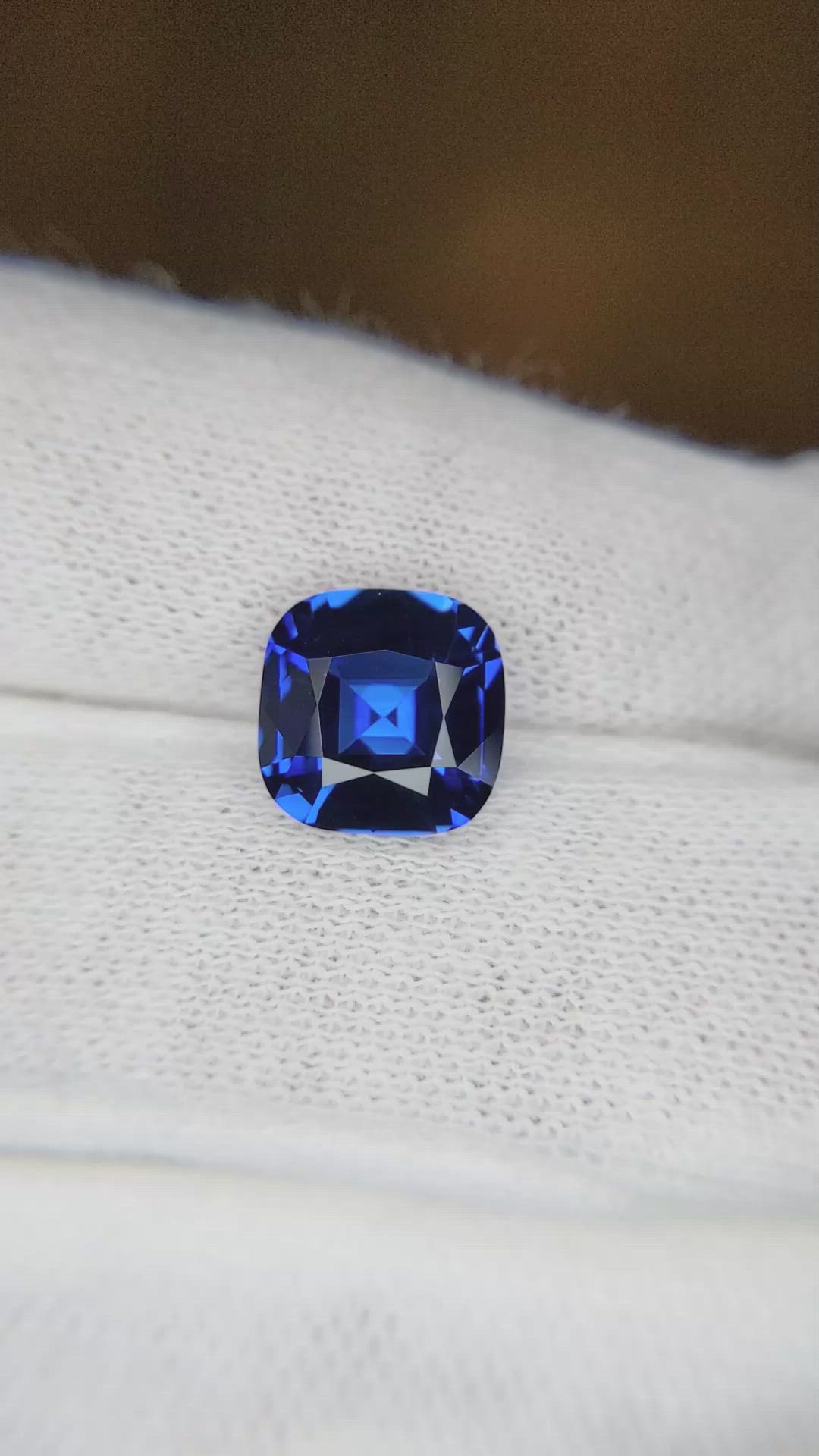 3.67 Ct. Blue Sapphire from Ceylon (Sri Lanka) Size Video