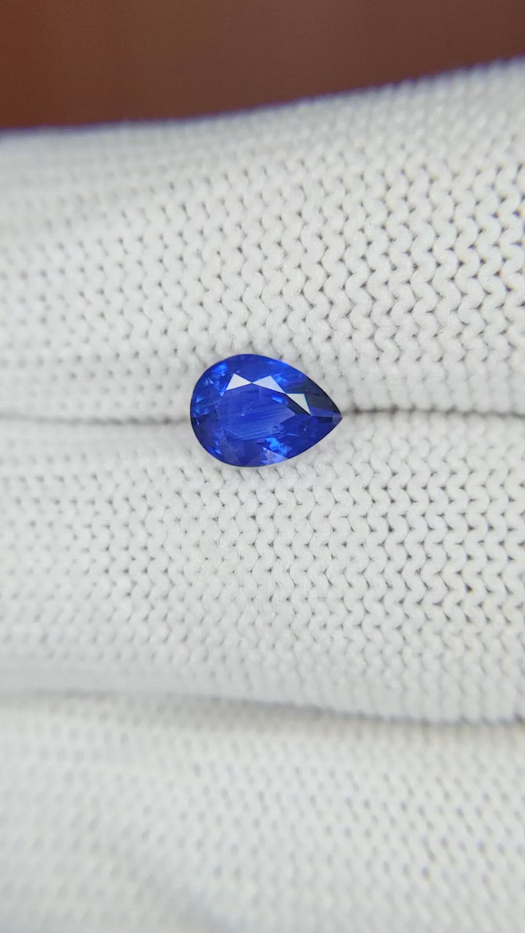 1.21 Ct. Blue Sapphire from Ceylon (Sri Lanka) Size Video