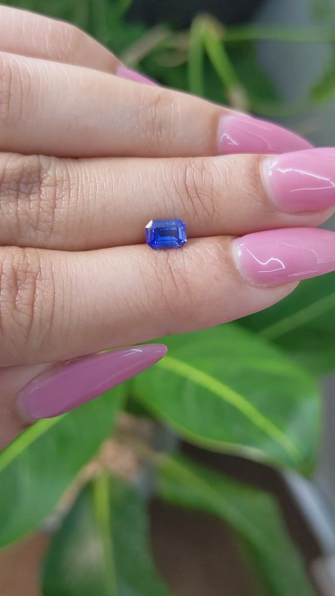 0.75 Ct. Blue Sapphire from Ceylon (Sri Lanka) Size Video