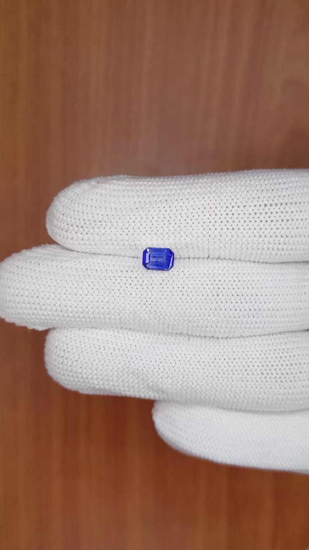0.75 Ct. Blue Sapphire from Ceylon (Sri Lanka) Size Video