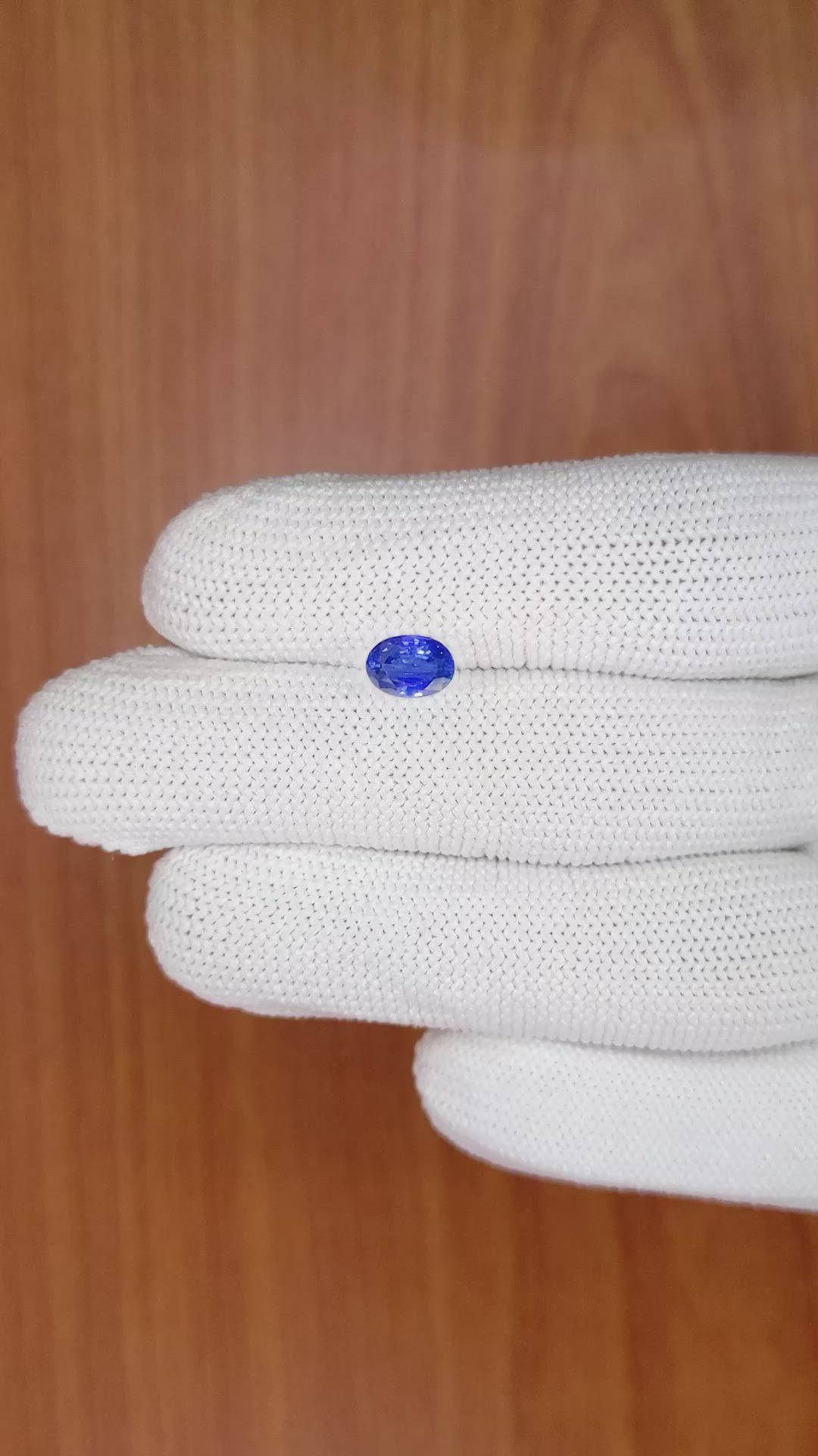 1.03 Ct. Blue Sapphire from Ceylon (Sri Lanka) Size Video