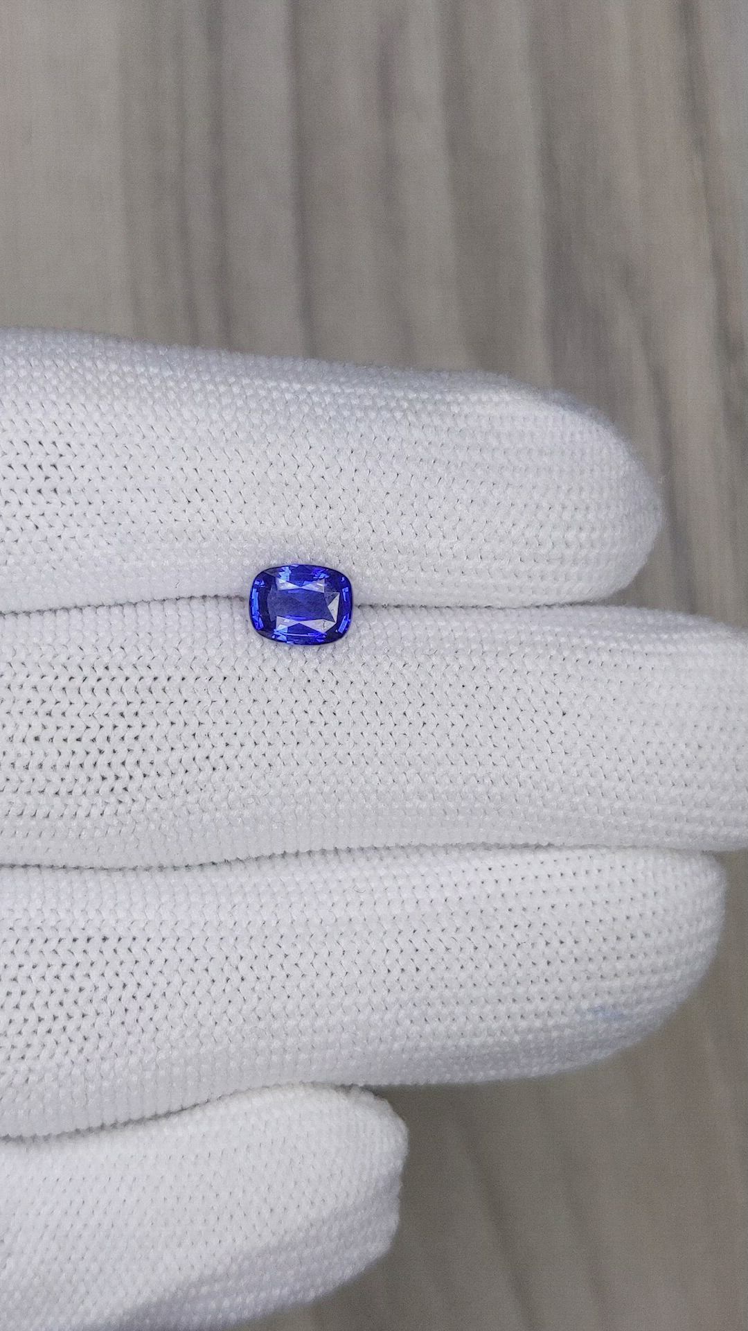 1.05 Ct. Blue Sapphire from Ceylon (Sri Lanka) Size Video