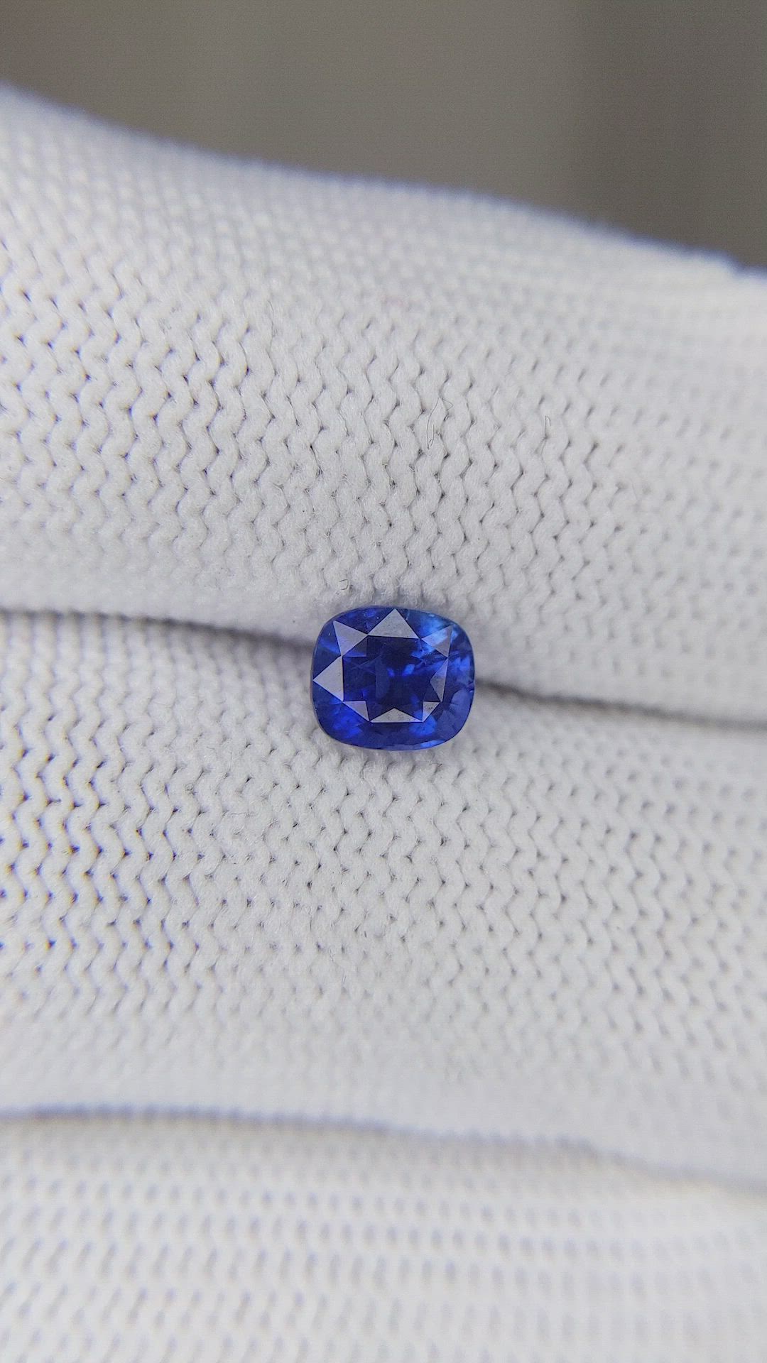 1.11 Ct. Blue Sapphire from Ceylon (Sri Lanka) Size Video