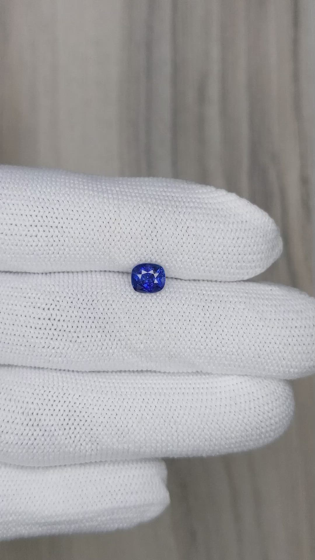 1.11 Ct. Blue Sapphire from Ceylon (Sri Lanka) Size Video