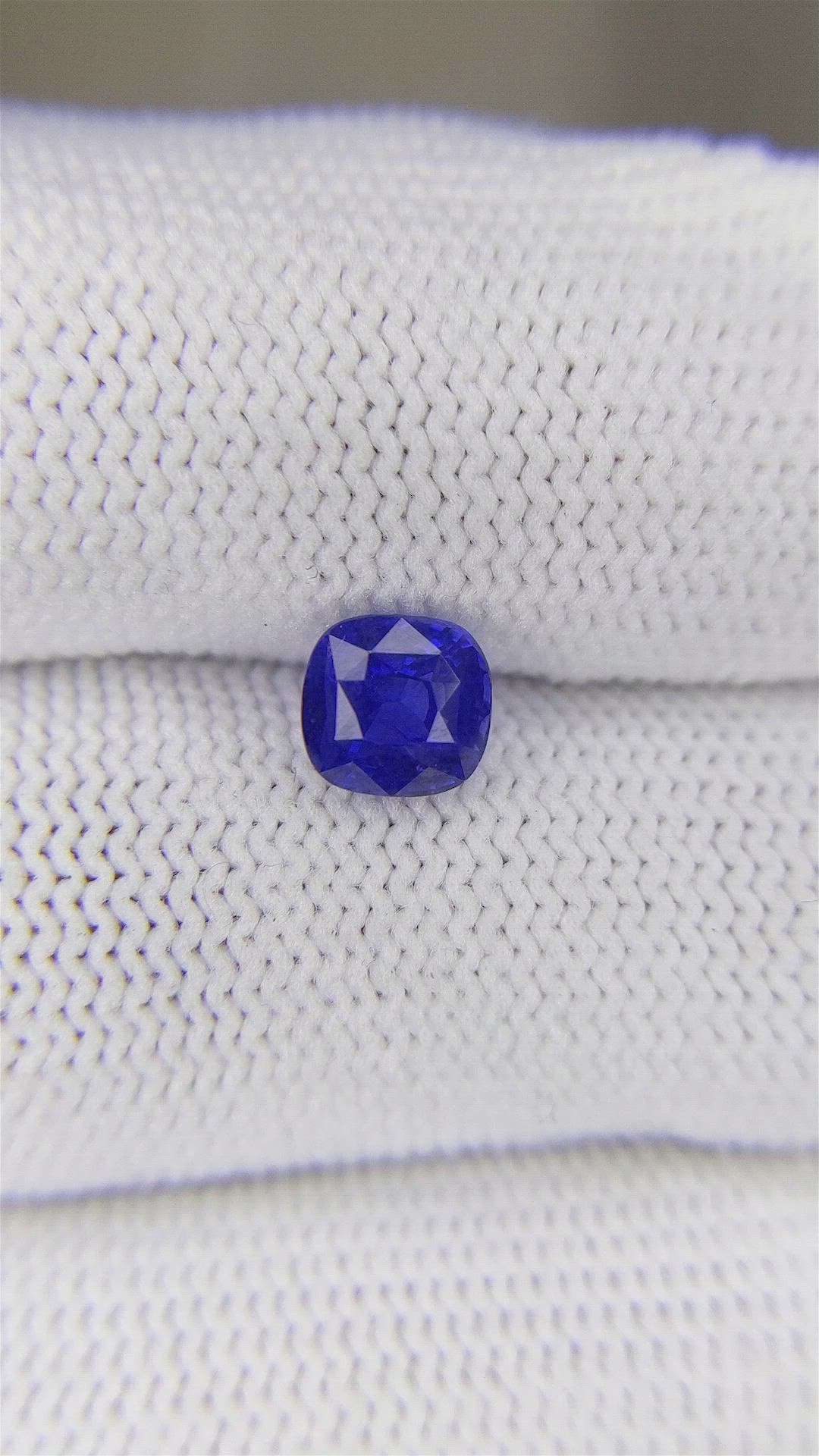 1.38 Ct. Blue Sapphire from Ceylon (Sri Lanka) Size Video