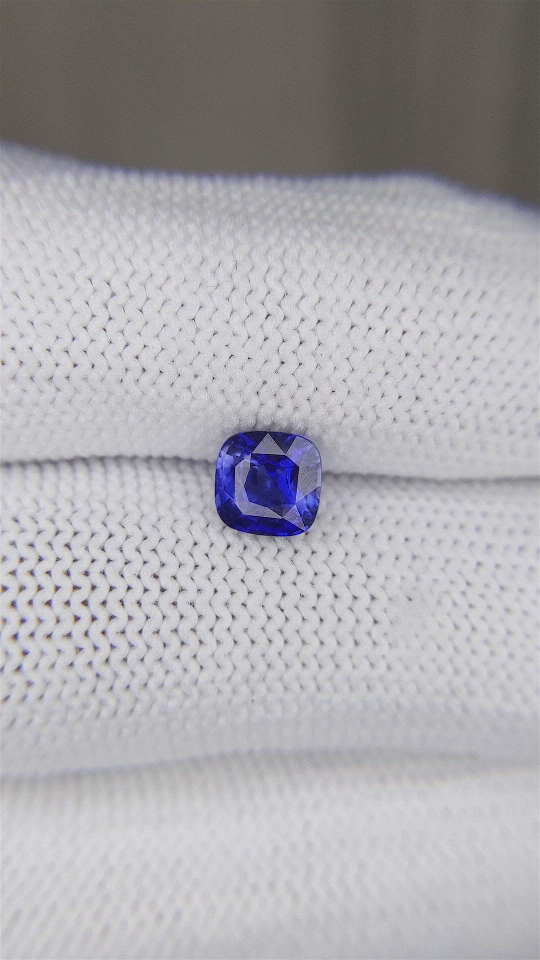 1.21 Ct. Blue Sapphire from Ceylon (Sri Lanka) Size Video