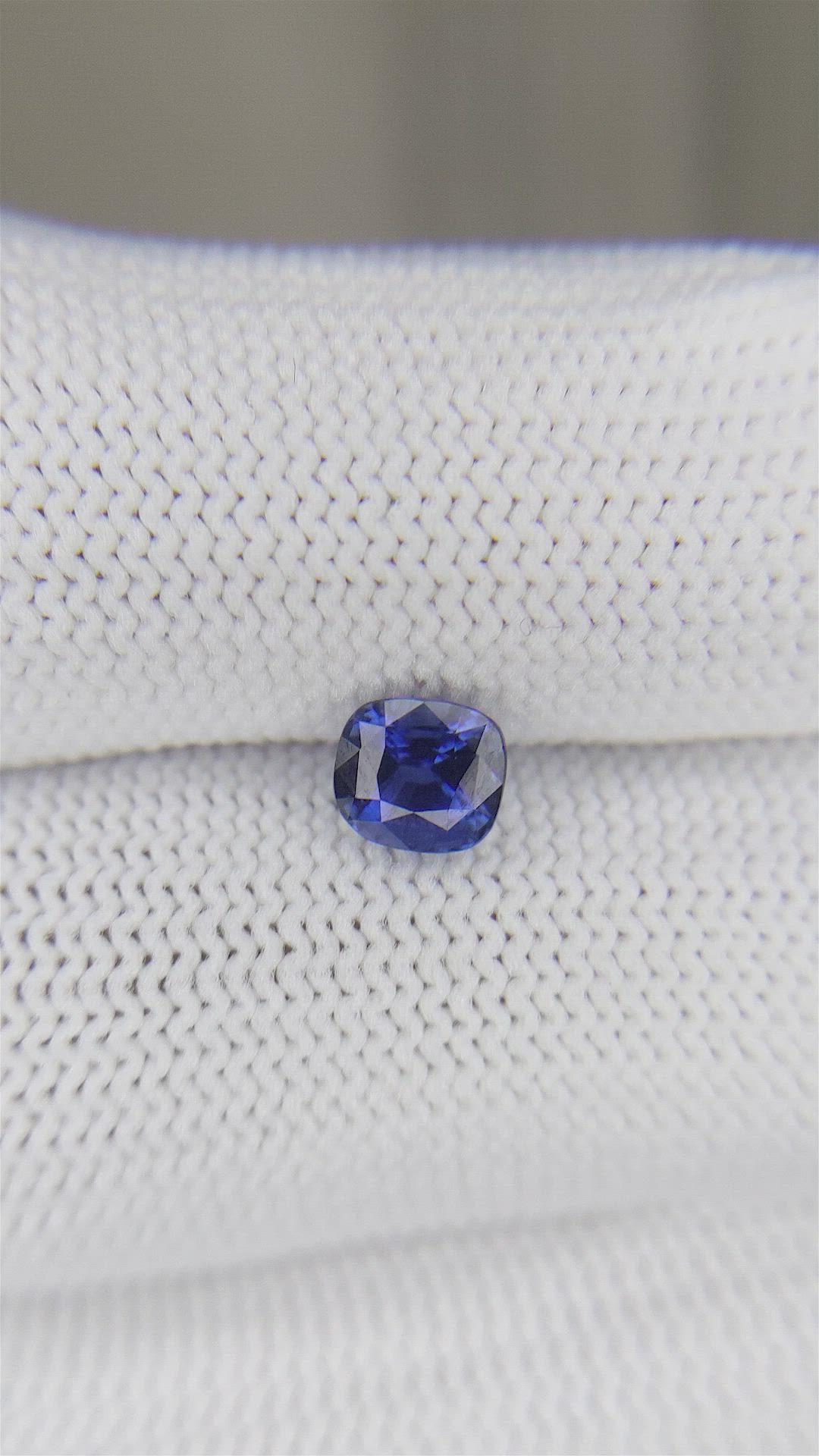 1.03 Ct. Blue Sapphire from Ceylon (Sri Lanka) Size Video