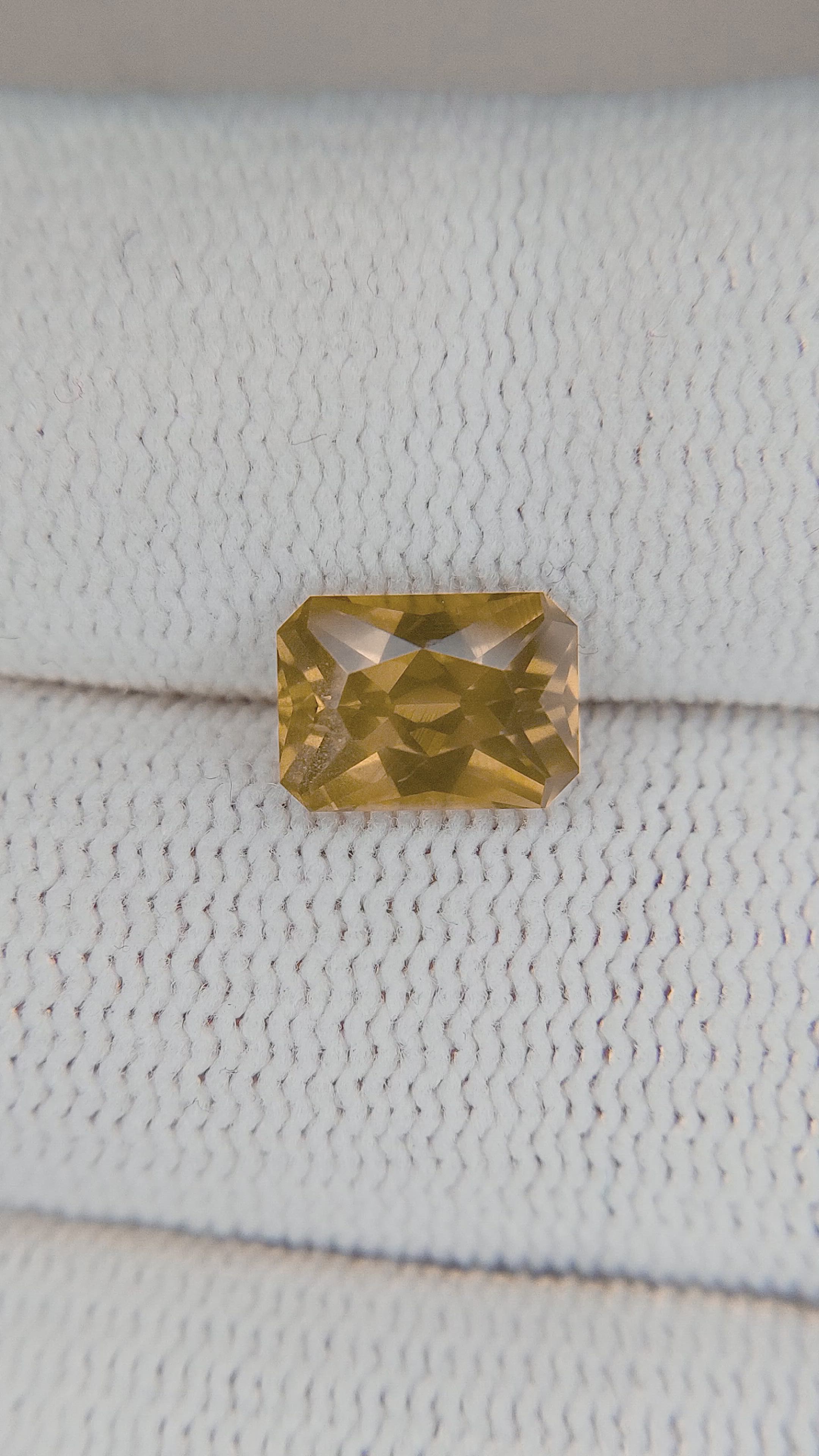 2.07 Ct. Yellowish Brown Sapphire from Ceylon (Sri Lanka) Size Video