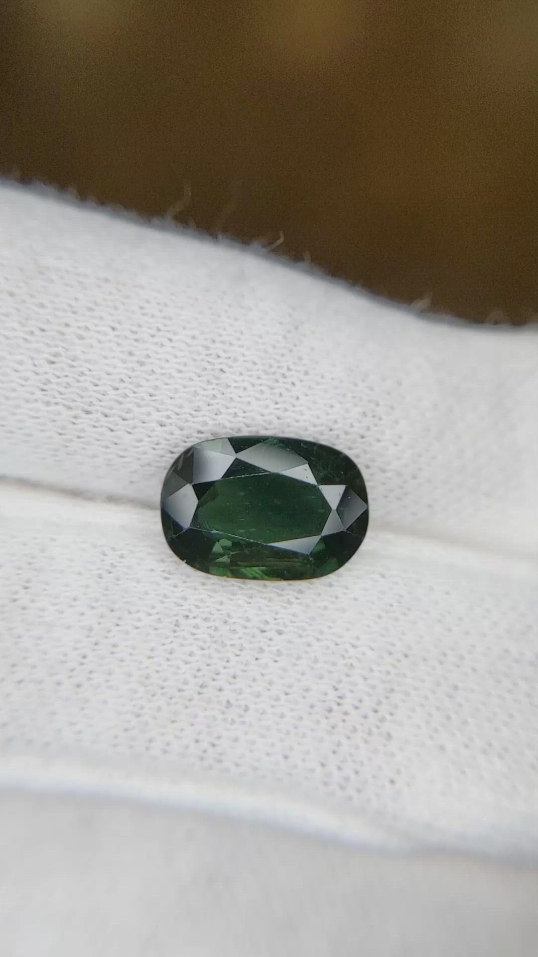 4.02 Ct. Bluish Green Sapphire from Ceylon (Sri Lanka) Size Video