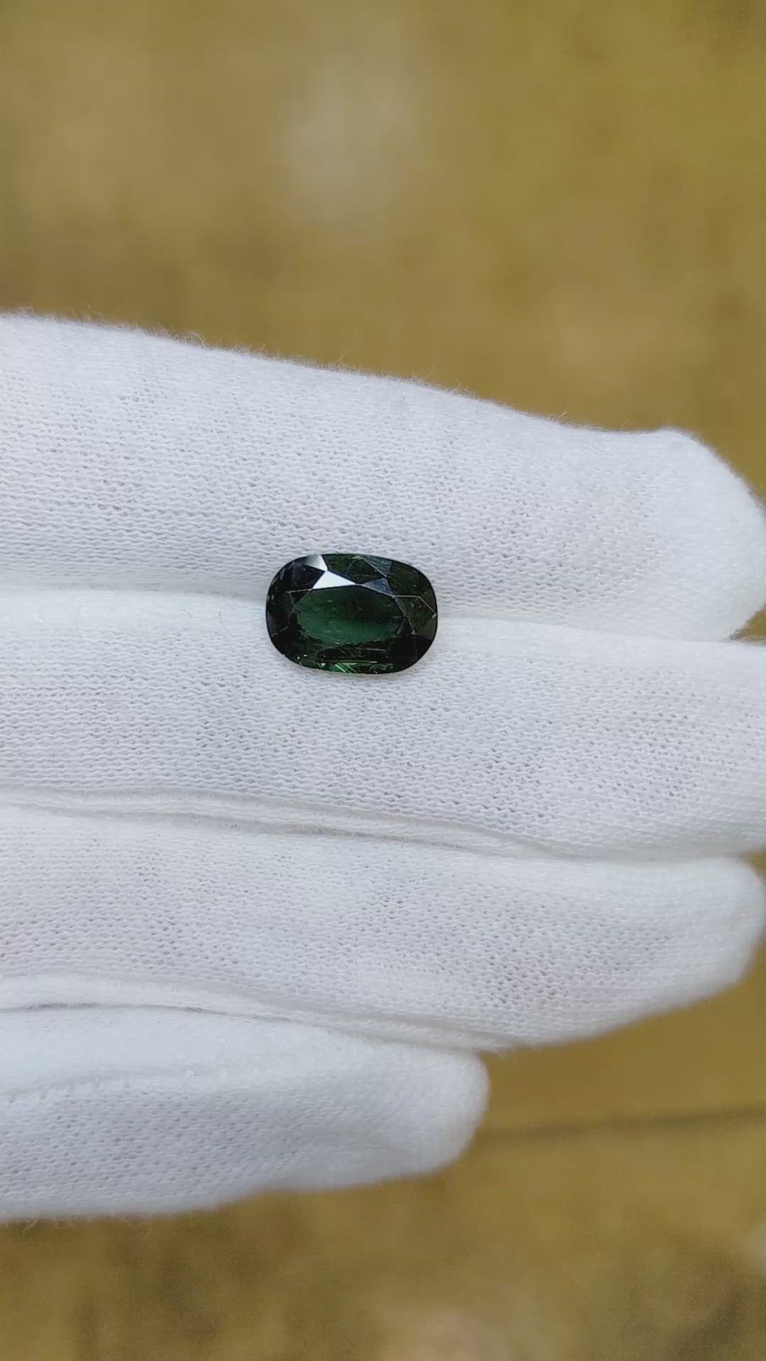 4.02 Ct. Bluish Green Sapphire from Ceylon (Sri Lanka) Size Video