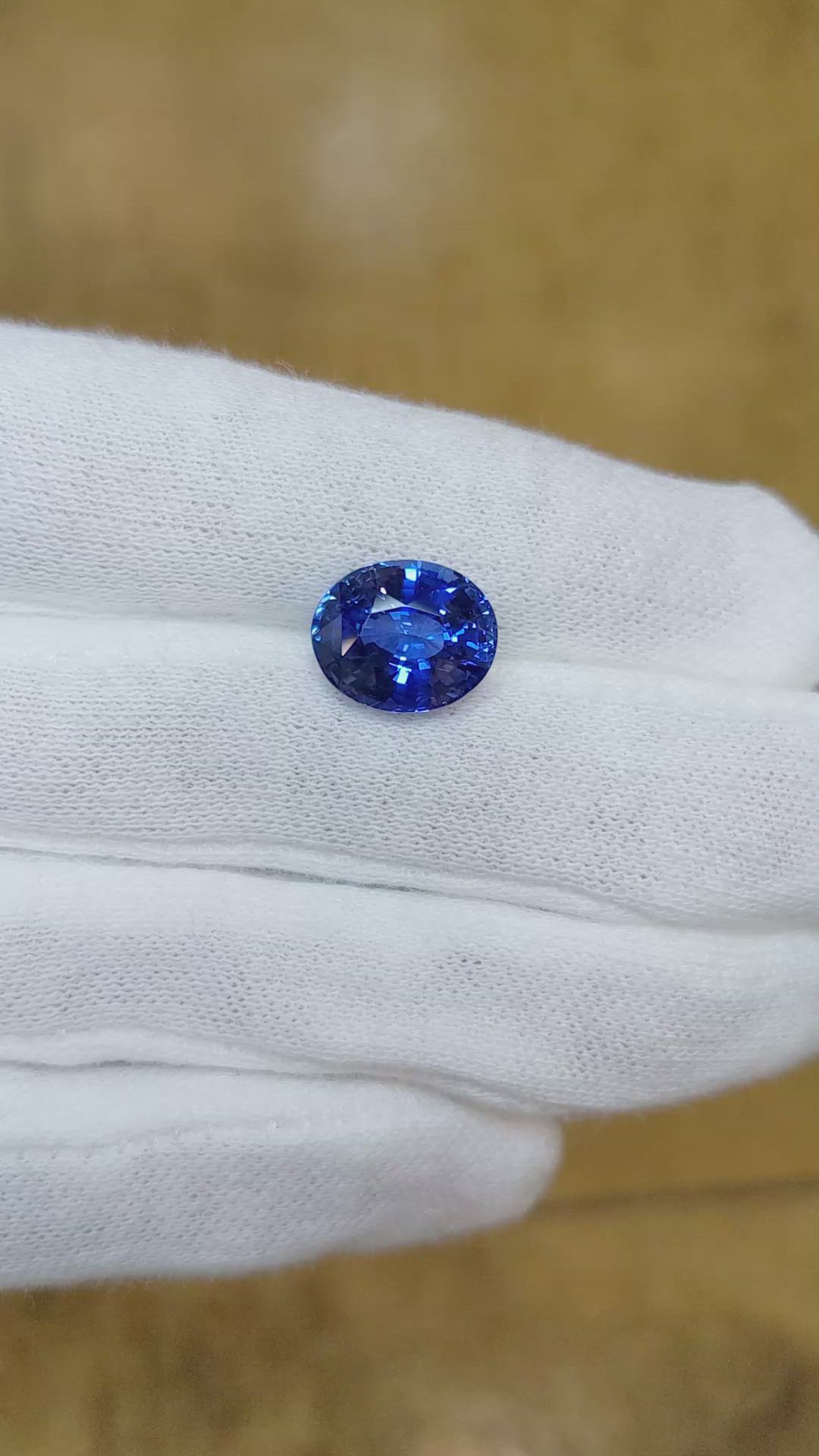 7.03 Ct. Blue Sapphire from Ceylon (Sri Lanka) Size Video