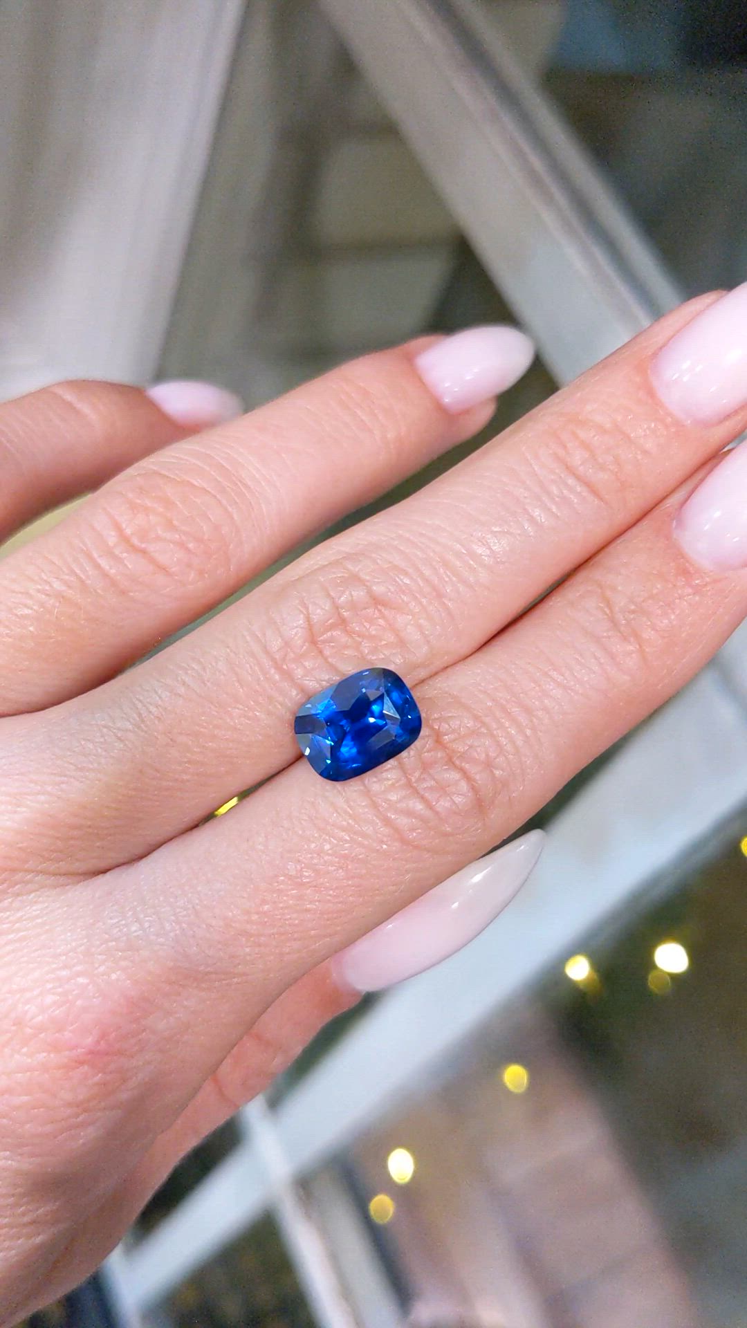 4.54 Ct. Blue Sapphire from Ceylon (Sri Lanka) Size Video