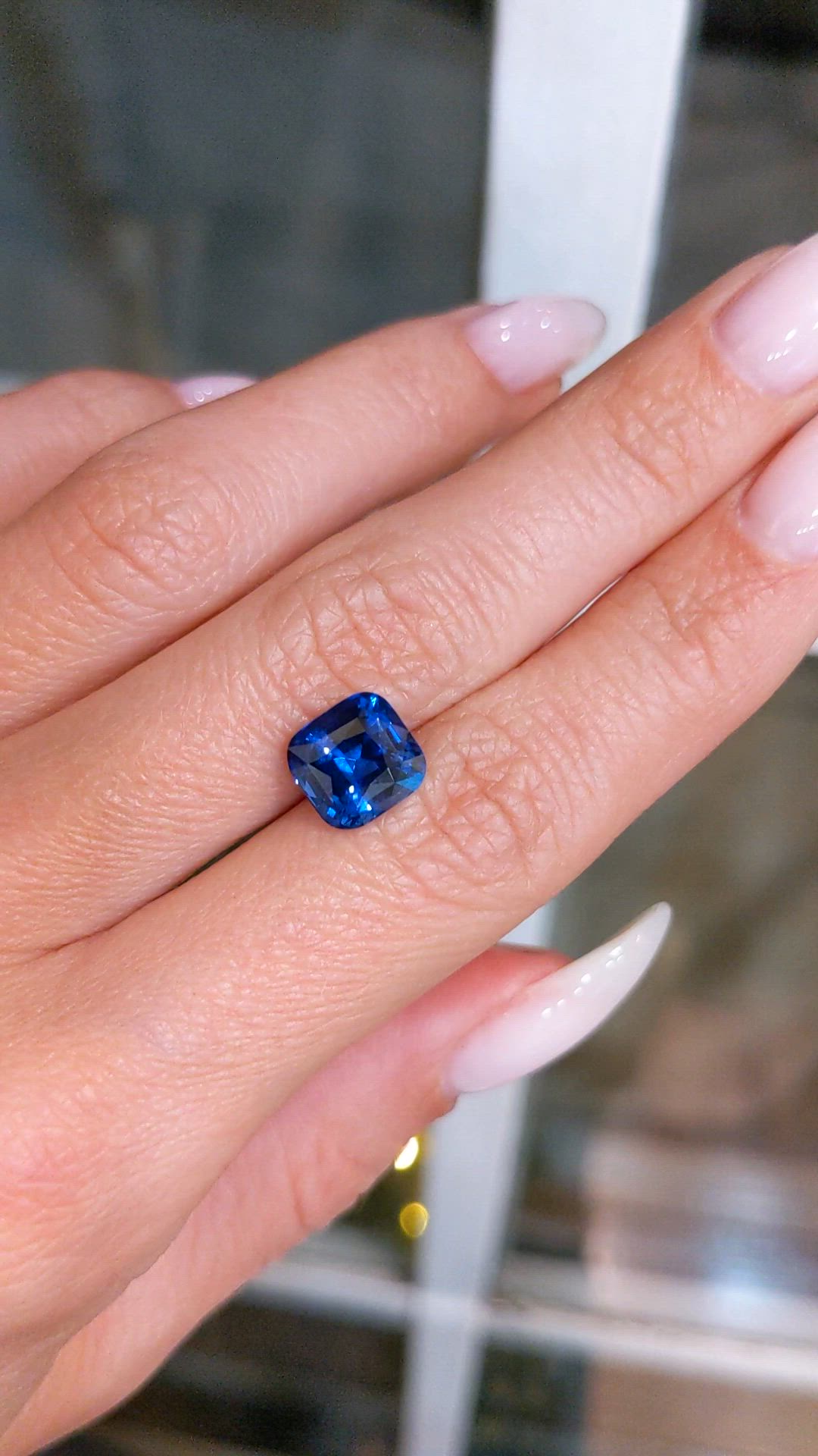 4.14 Ct. Blue Sapphire from Ceylon (Sri Lanka) Size Video