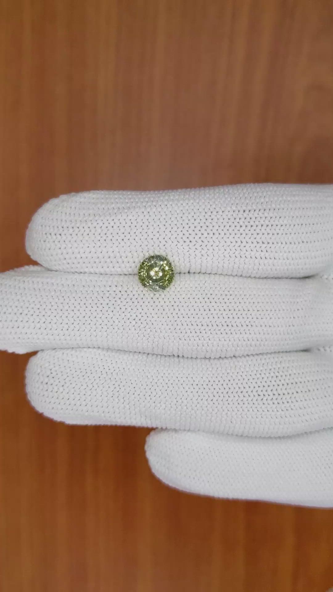 1.65 Ct. Bi Color Sapphire from Ceylon (Sri Lanka) Size Video