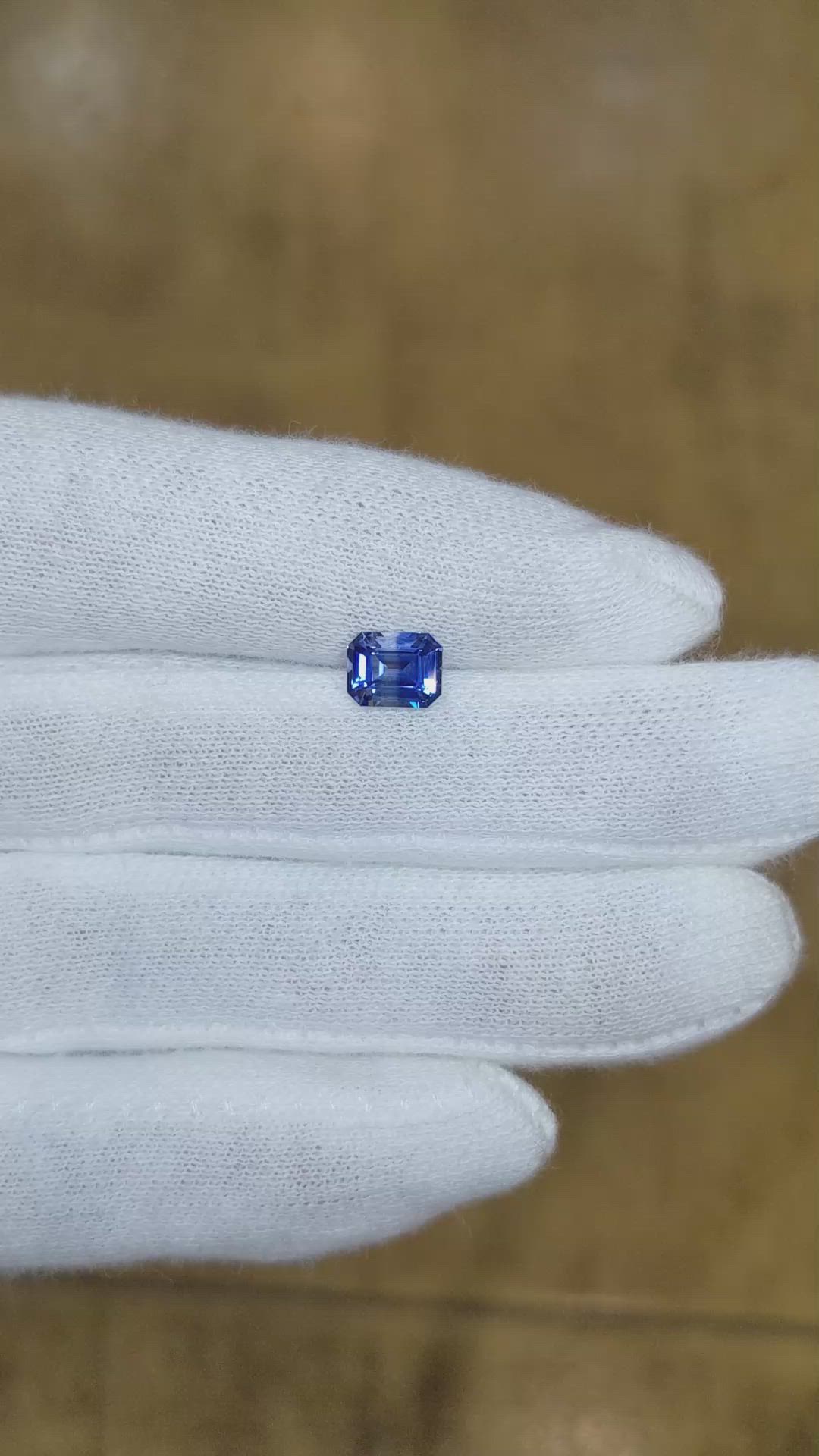 1.22 Ct. Bi Color Sapphire from Ceylon (Sri Lanka) Size Video