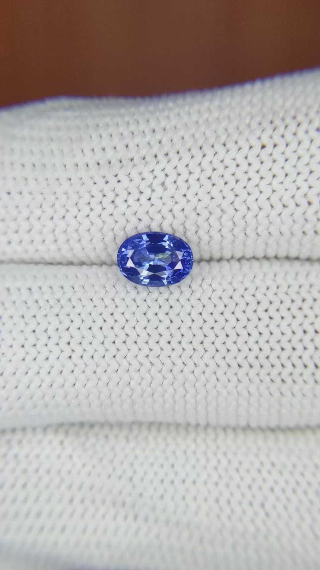 1.04 Ct. Blue Sapphire from Ceylon (Sri Lanka) Size Video