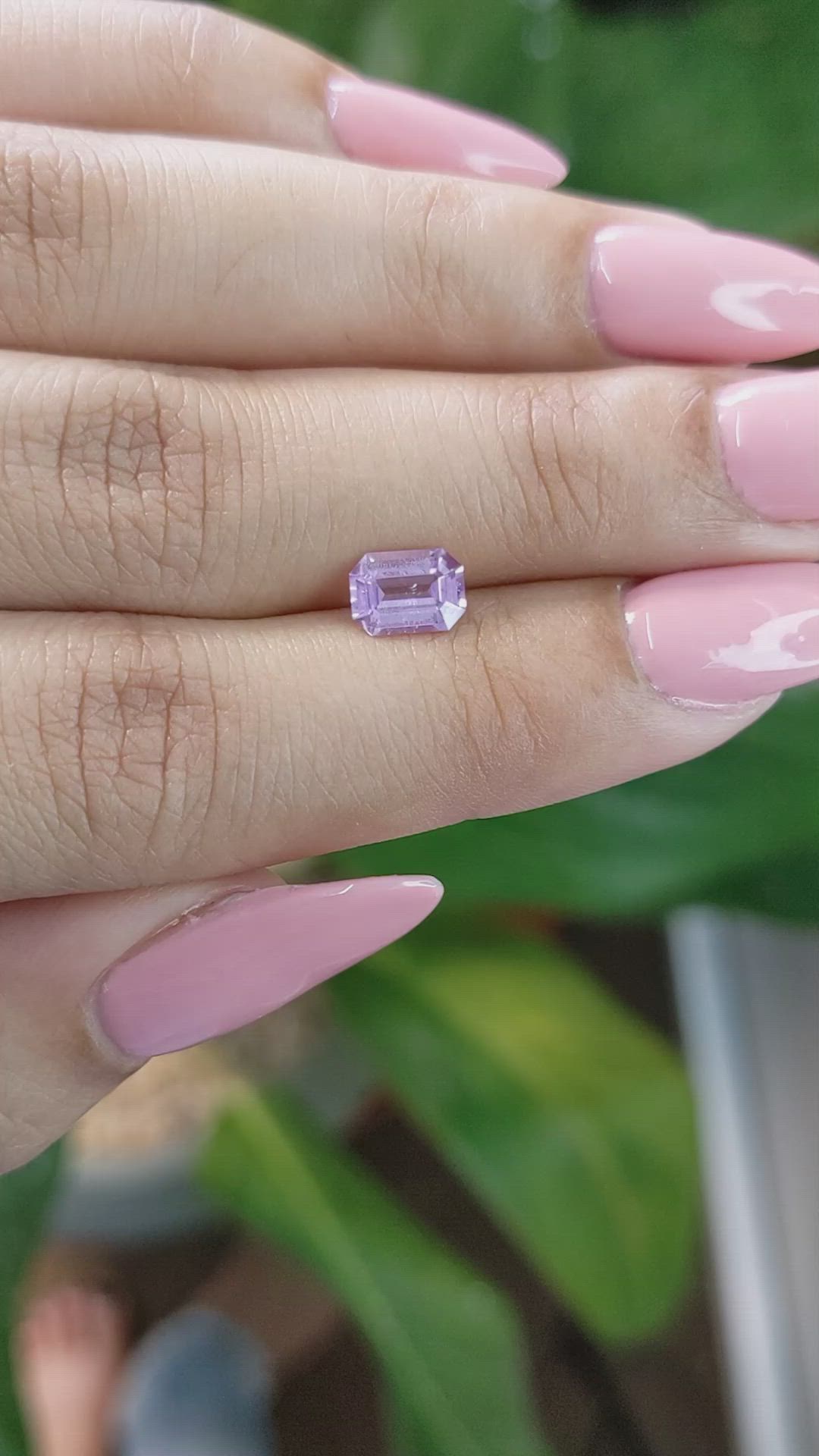 1.00 Ct. Purple Sapphire from Ceylon (Sri Lanka) Size Video