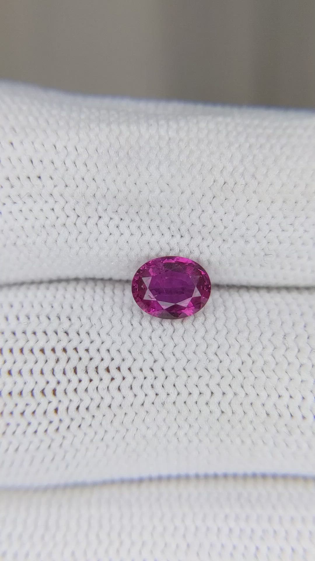 0.97 Ct. Reddish Pink Sapphire from Ceylon (Sri Lanka) Size Video