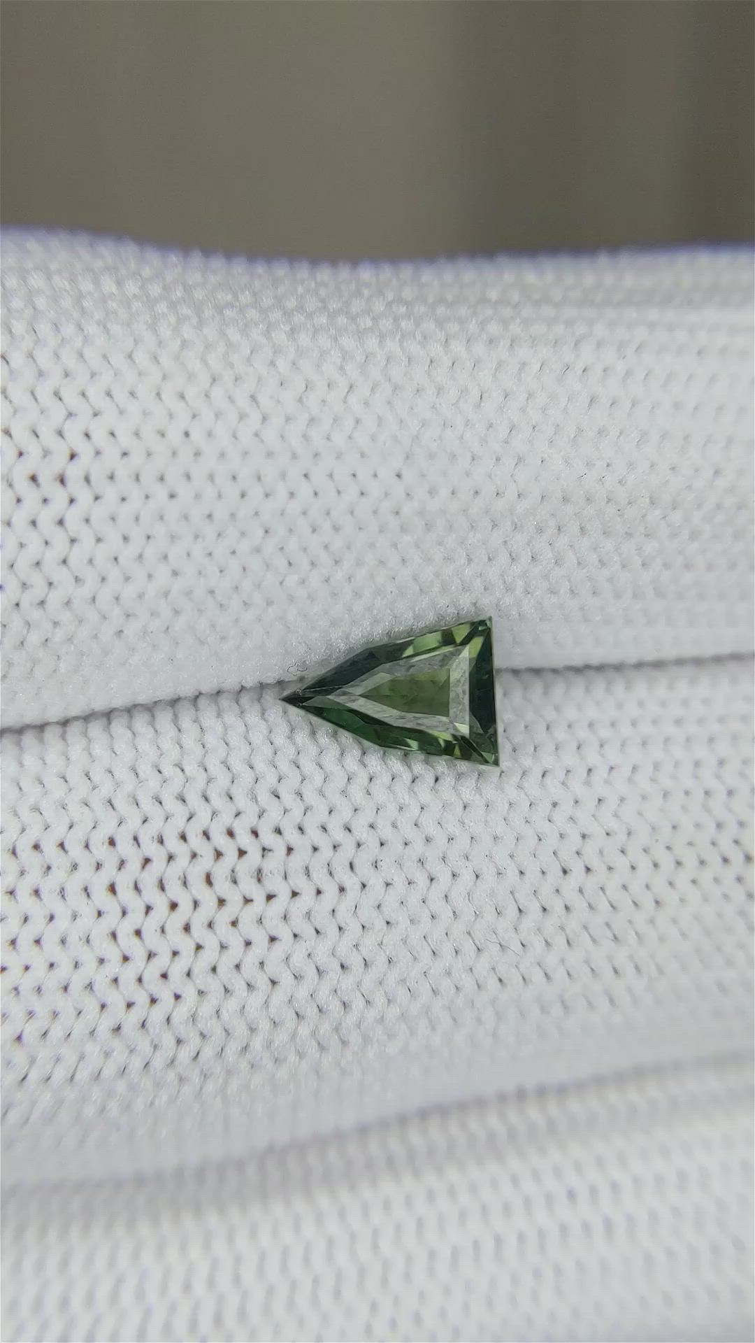1.09 Ct. Green Sapphire from Ceylon (Sri Lanka) Size Video