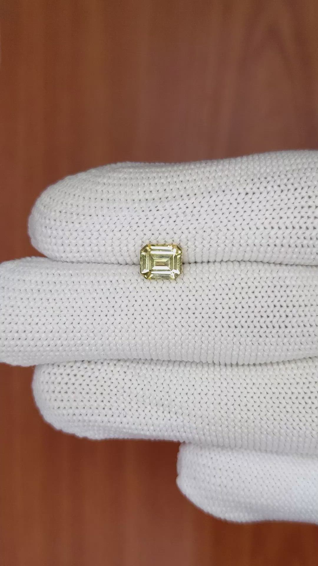 1.15 Ct. Yellow Sapphire from Ceylon (Sri Lanka) Size Video