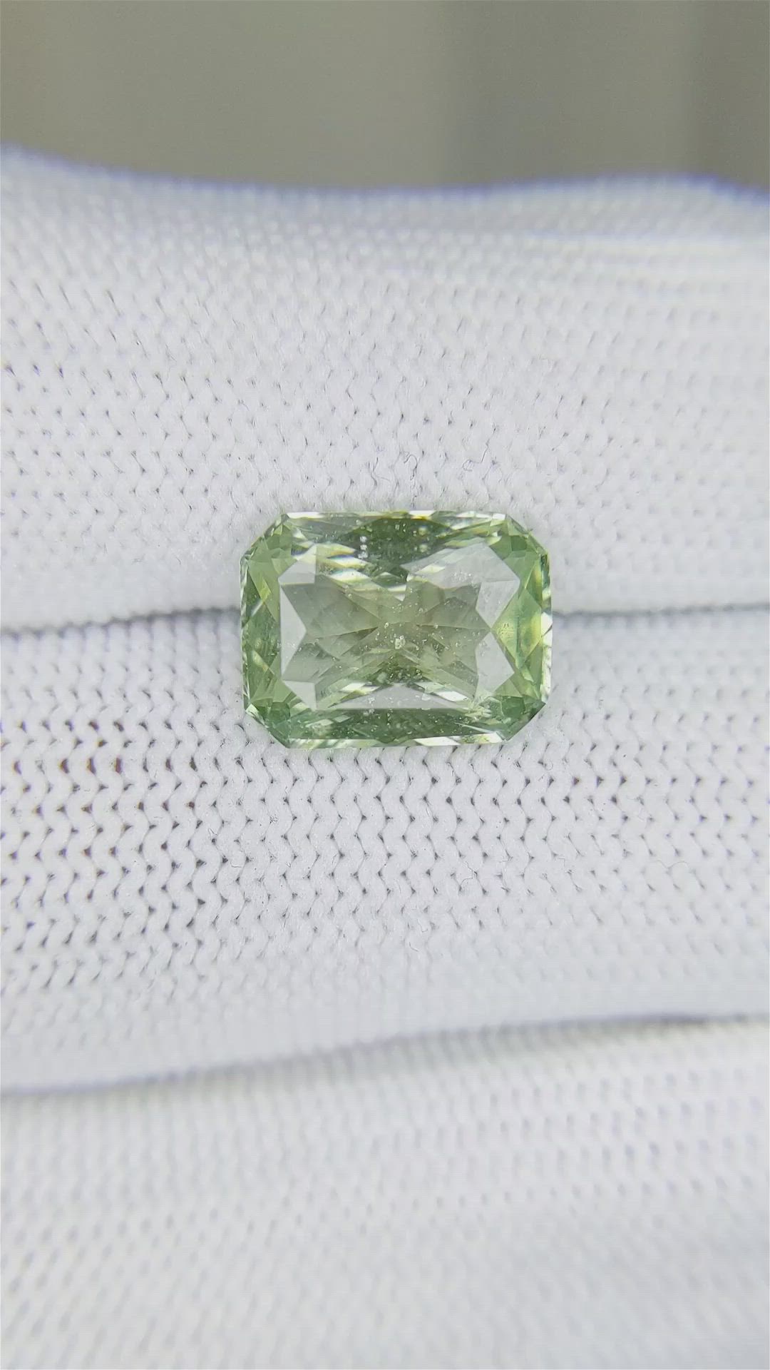 5.20 Ct. Green Sapphire from Ceylon (Sri Lanka) Size Video