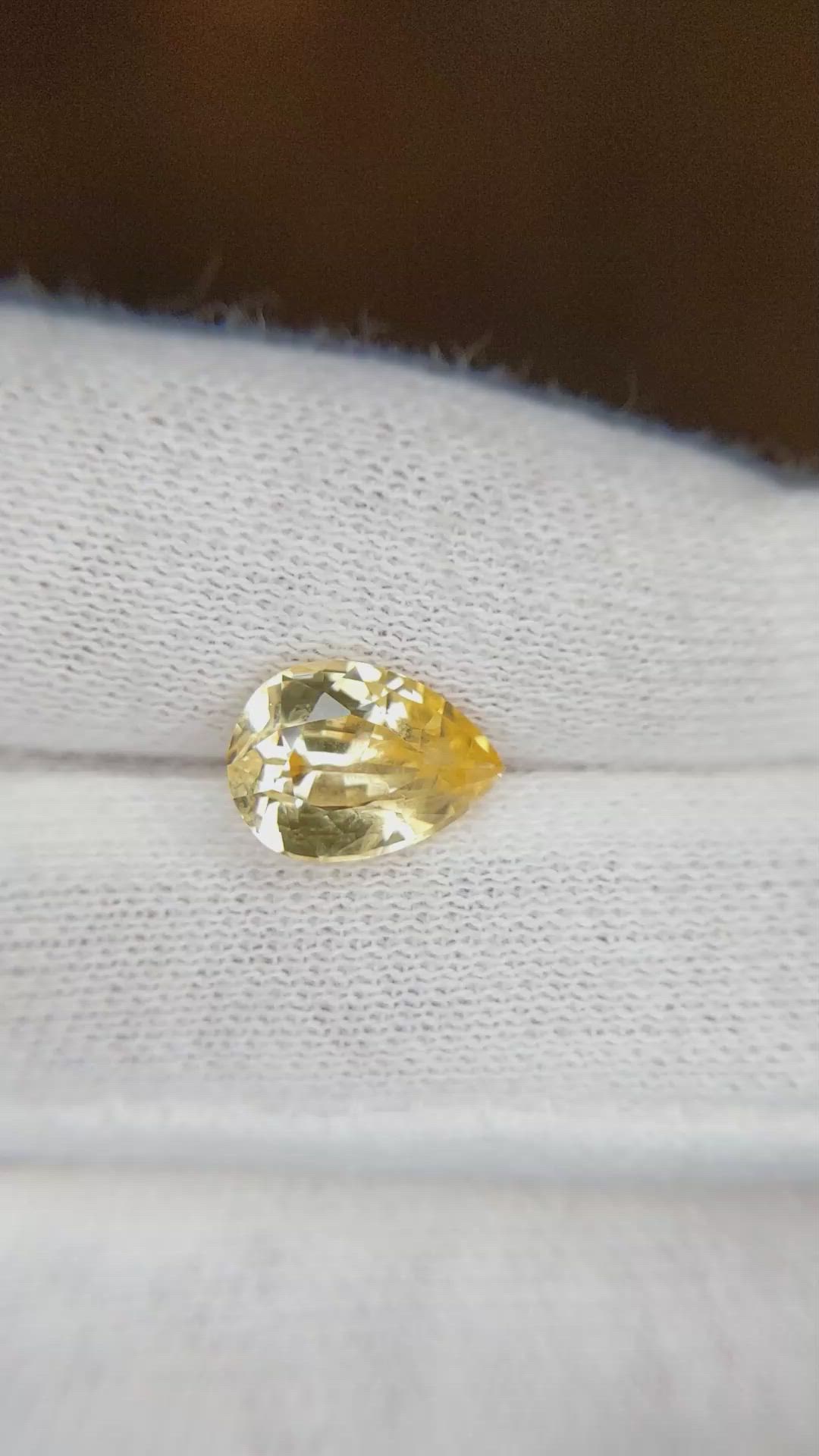 2.91 Ct. Yellow Sapphire from Ceylon (Sri Lanka) Size Video