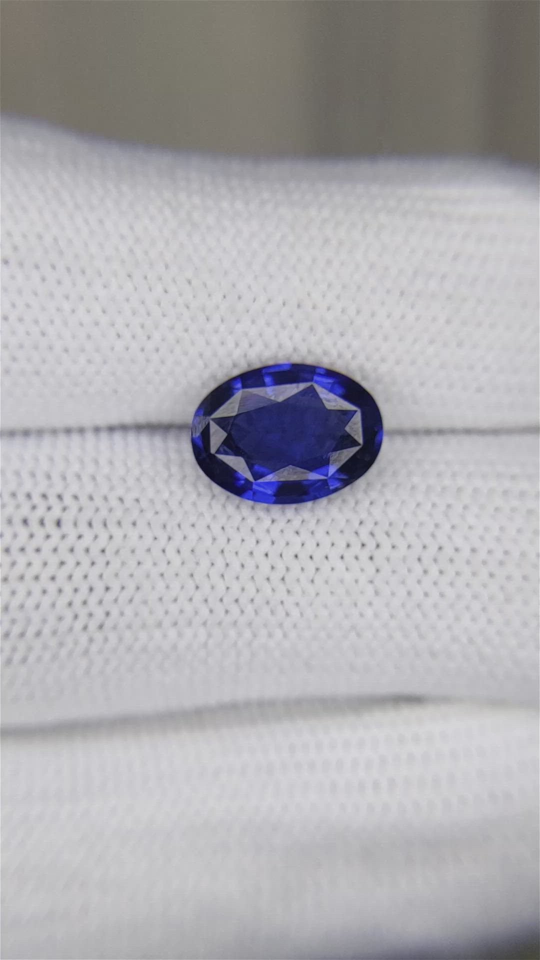 3.48 Ct. Blue Sapphire from Ceylon (Sri Lanka) Size Video