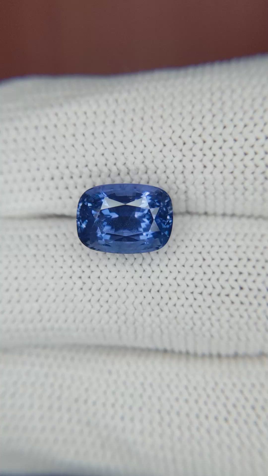 5.08 Ct. Blue Sapphire from Ceylon (Sri Lanka) Size Video