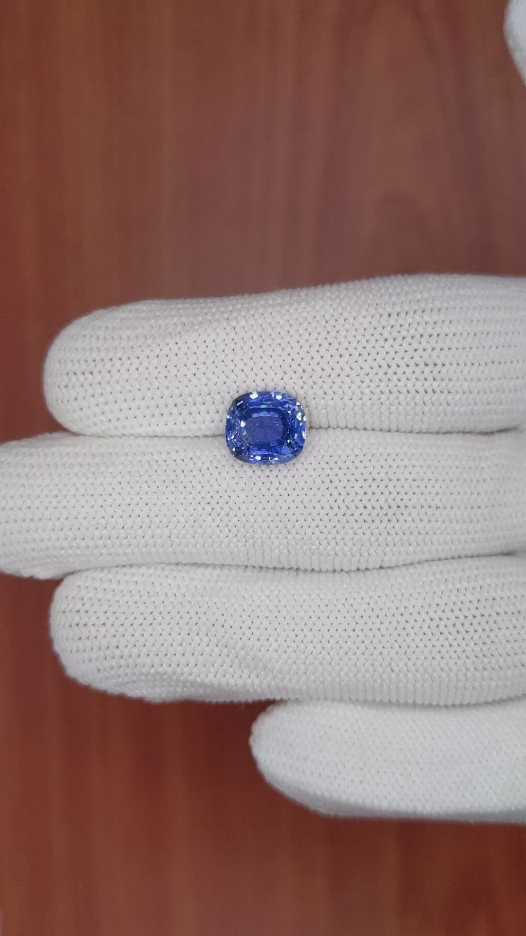 4.03 Ct. Blue Sapphire from Ceylon (Sri Lanka) Size Video