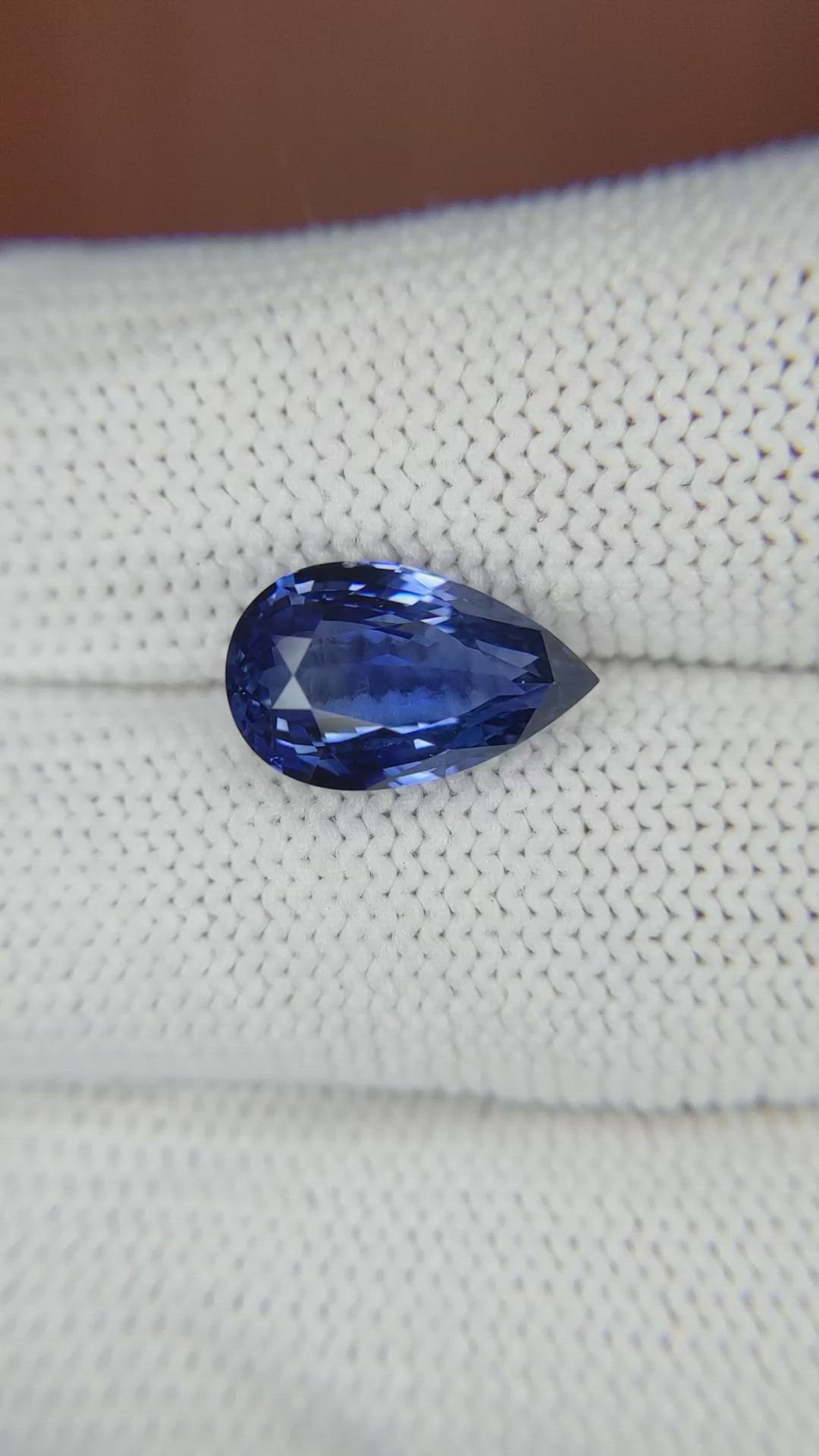 5.07 Ct. Blue Sapphire from Ceylon (Sri Lanka) Size Video