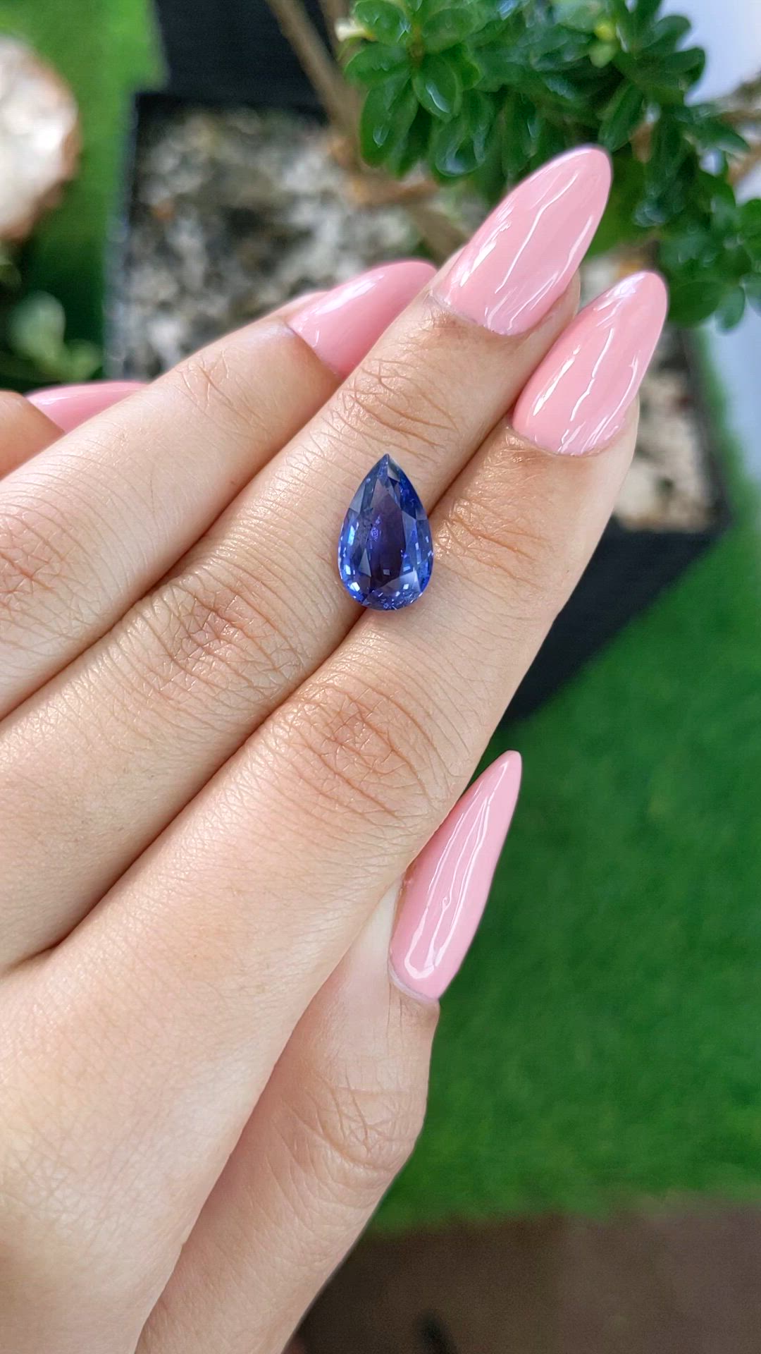 5.07 Ct. Blue Sapphire from Ceylon (Sri Lanka) Size Video