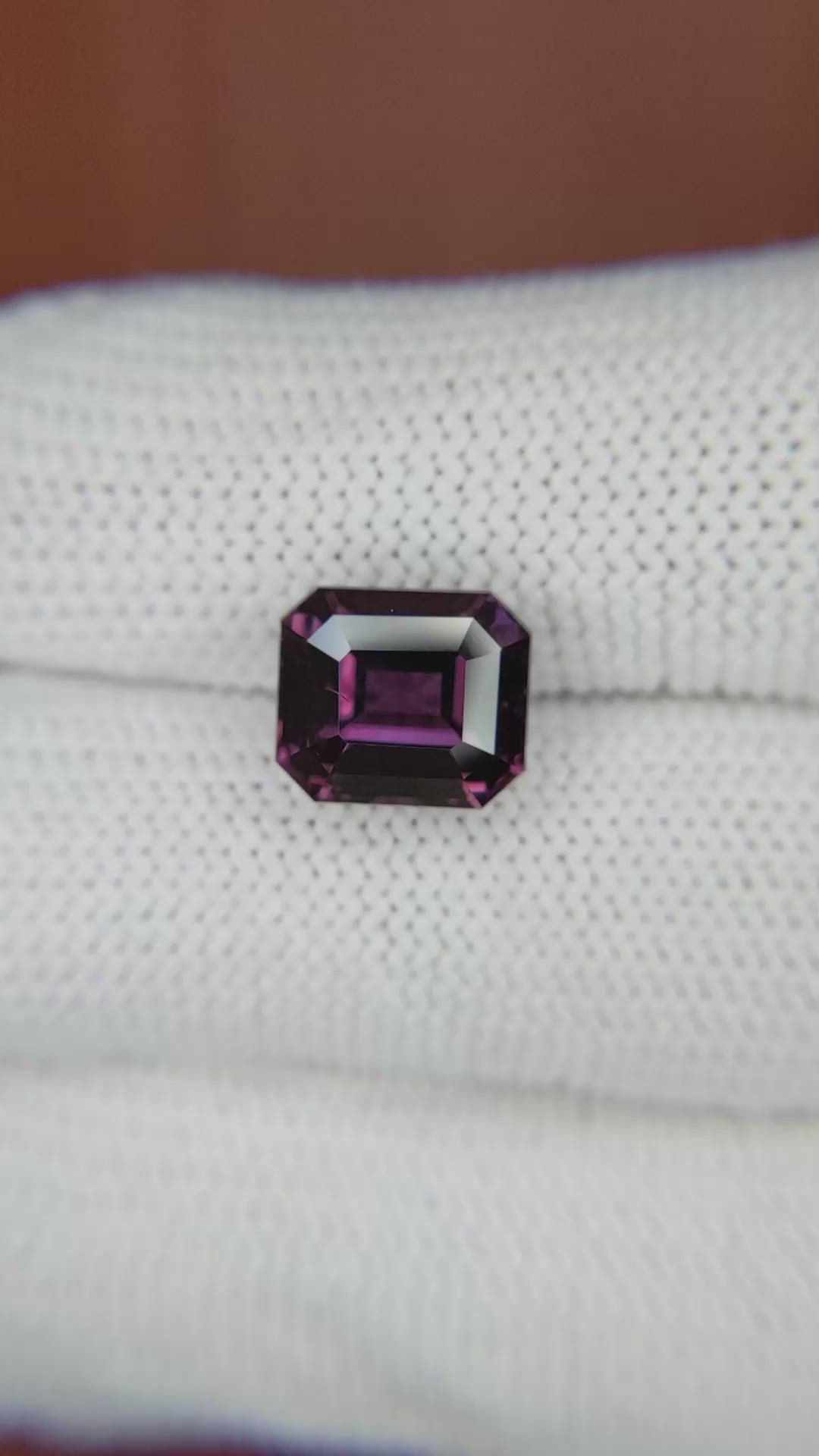 5.38 Ct. Sapphire from Ceylon (Sri Lanka) Size Video