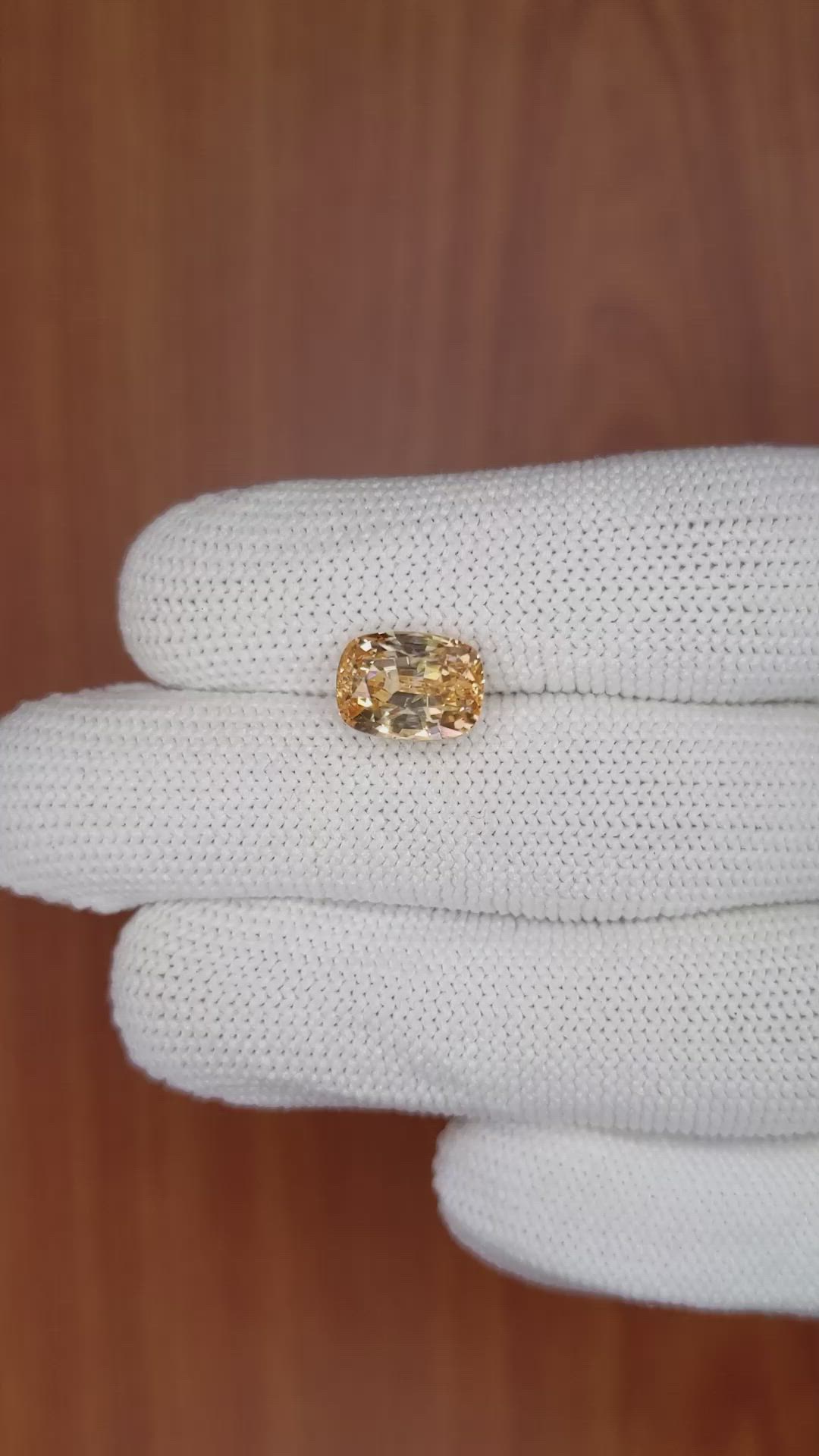 5.64 Ct. Peach Sapphire from Ceylon (Sri Lanka) Size Video