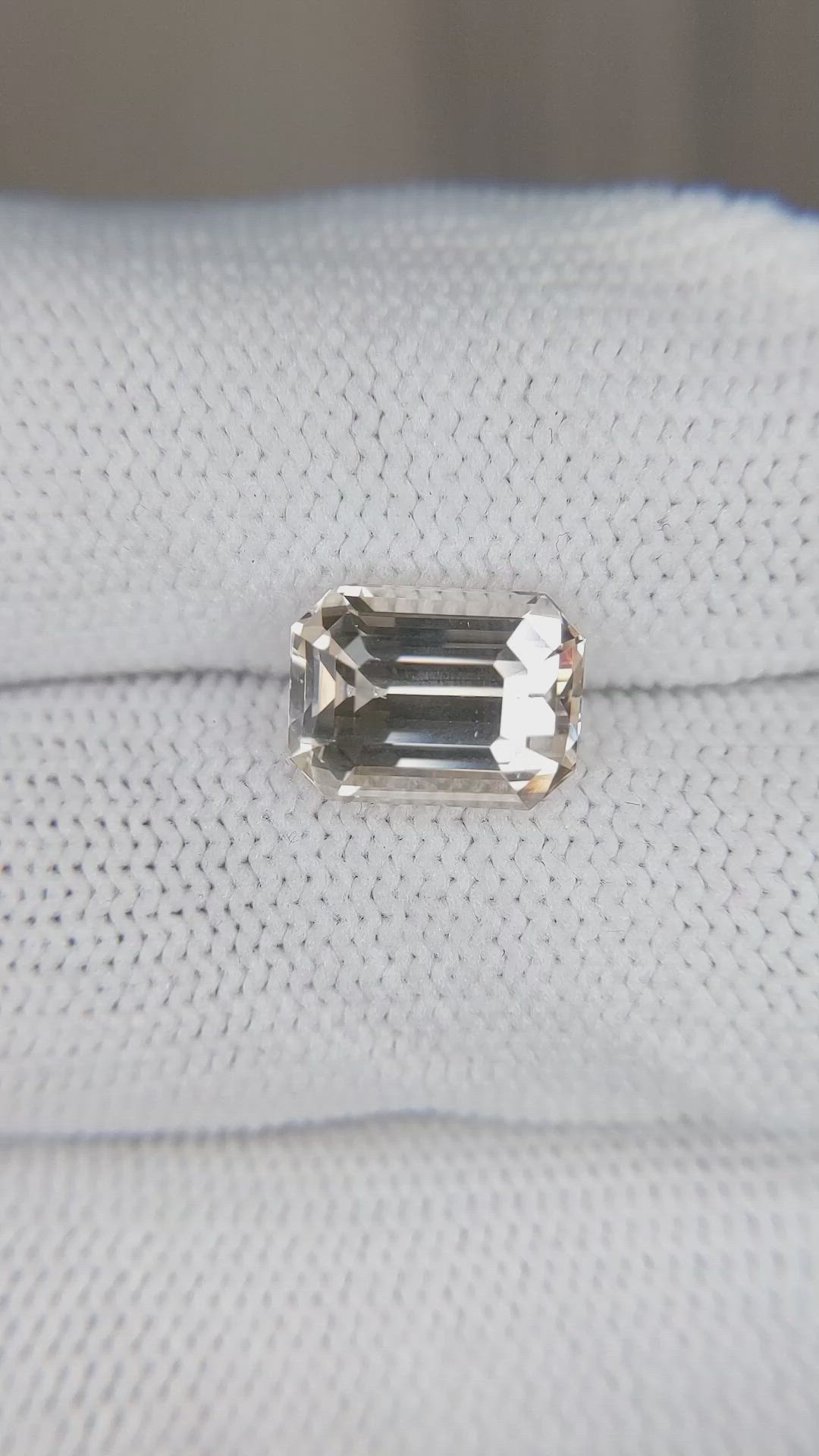 5.02 Ct. Peach Sapphire from Ceylon (Sri Lanka) Size Video