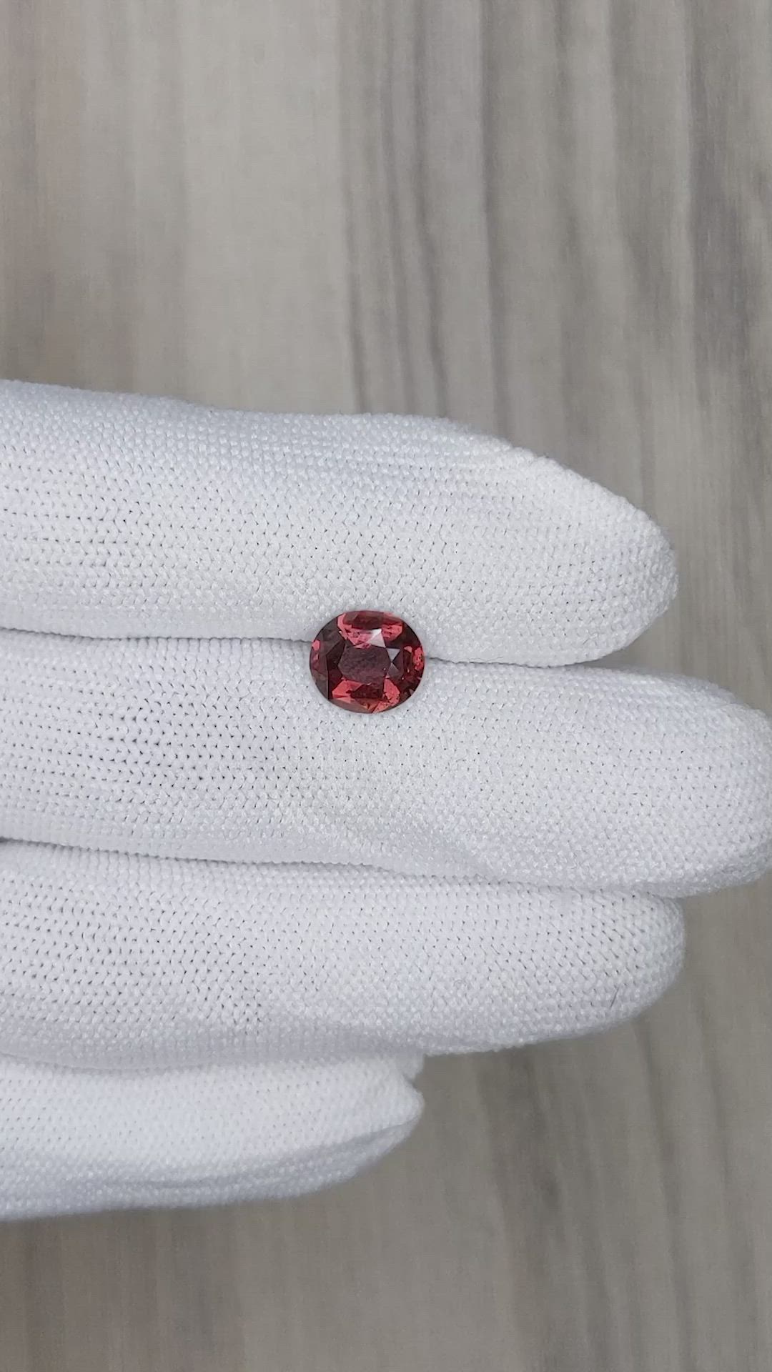 2.47 Ct. Reddish Orange Sapphire from Ceylon (Sri Lanka) Size Video