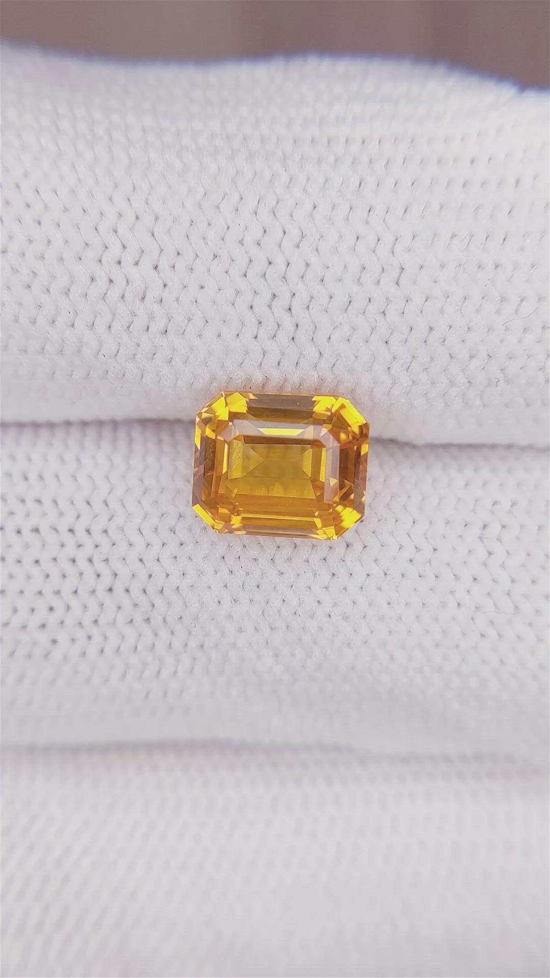 3.50 Ct. Orange Sapphire from Ceylon (Sri Lanka) Size Video