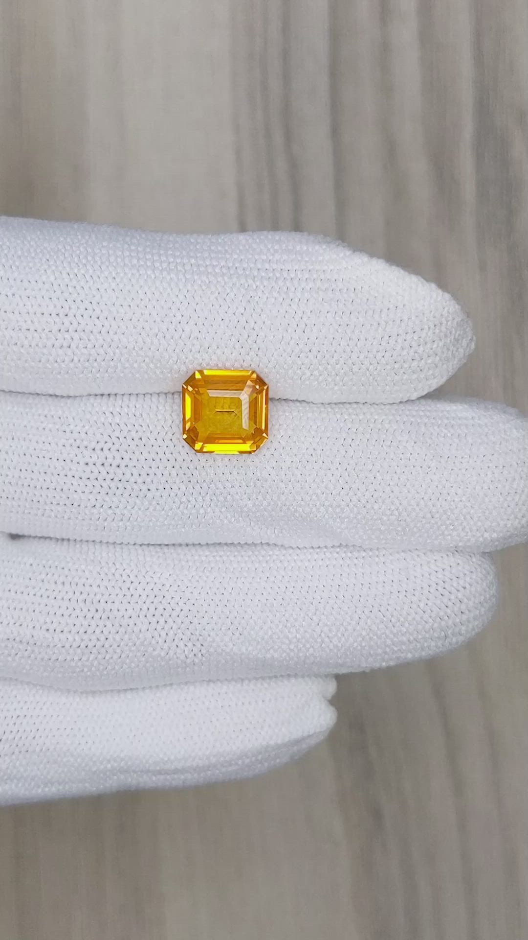 4.22 Ct. Orange Sapphire from Ceylon (Sri Lanka) Size Video