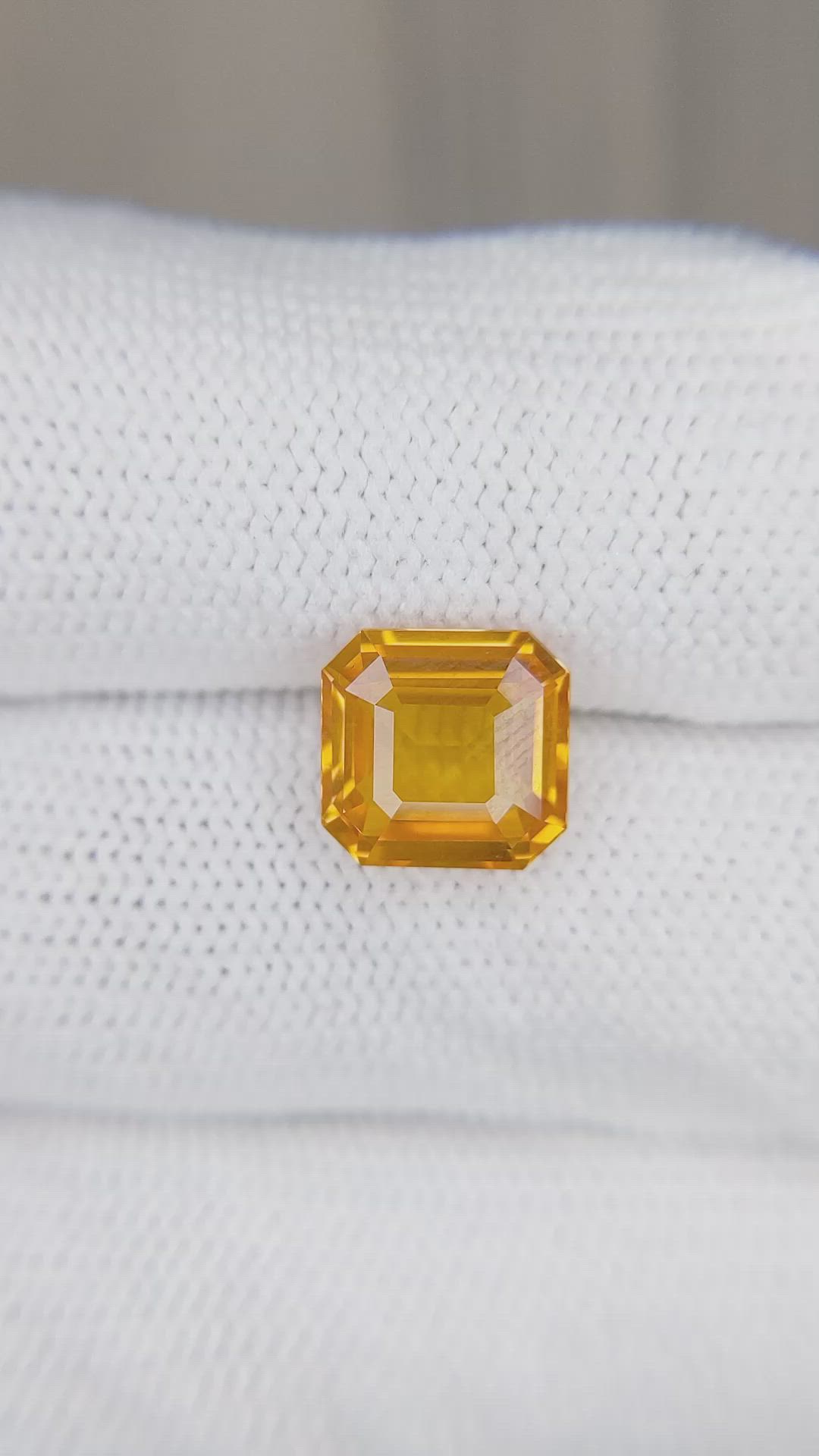 4.22 Ct. Orange Sapphire from Ceylon (Sri Lanka) Size Video