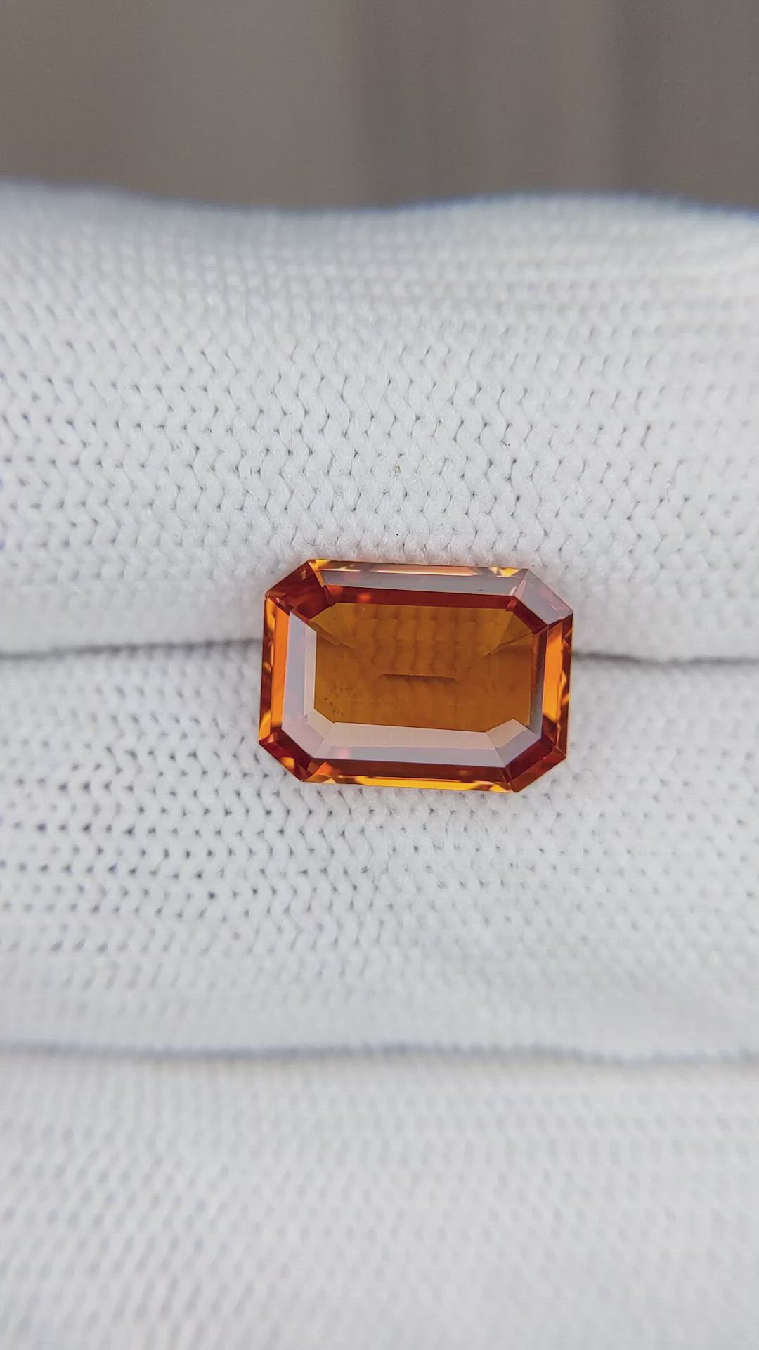 5.26 Ct. Orange Sapphire from Ceylon (Sri Lanka) Size Video