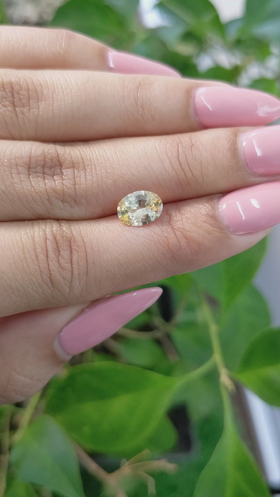 1.57 Ct. Yellow Sapphire from Ceylon (Sri Lanka) Size Video